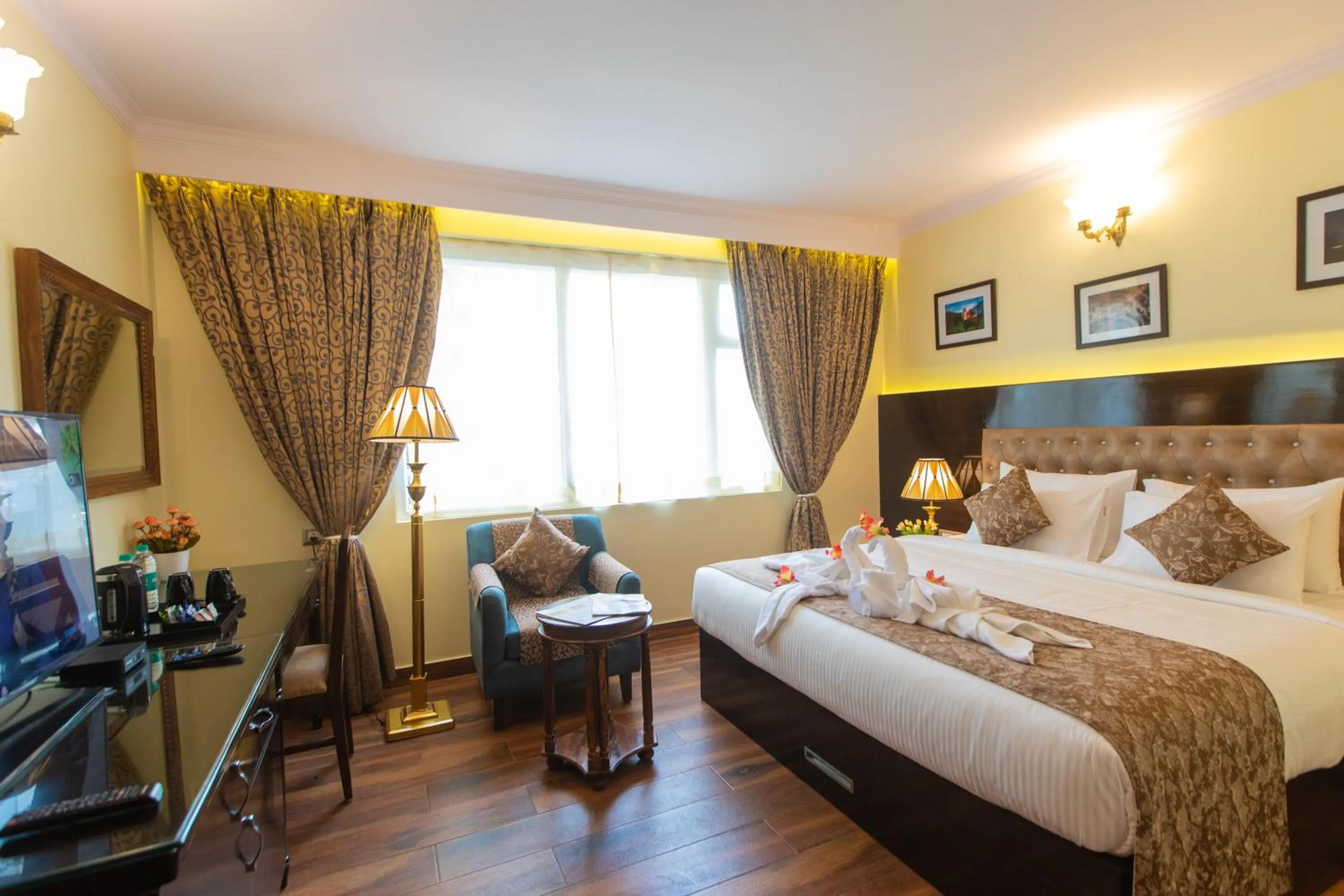 Photo of the whole room, Bed in Hotel Paramos Inn