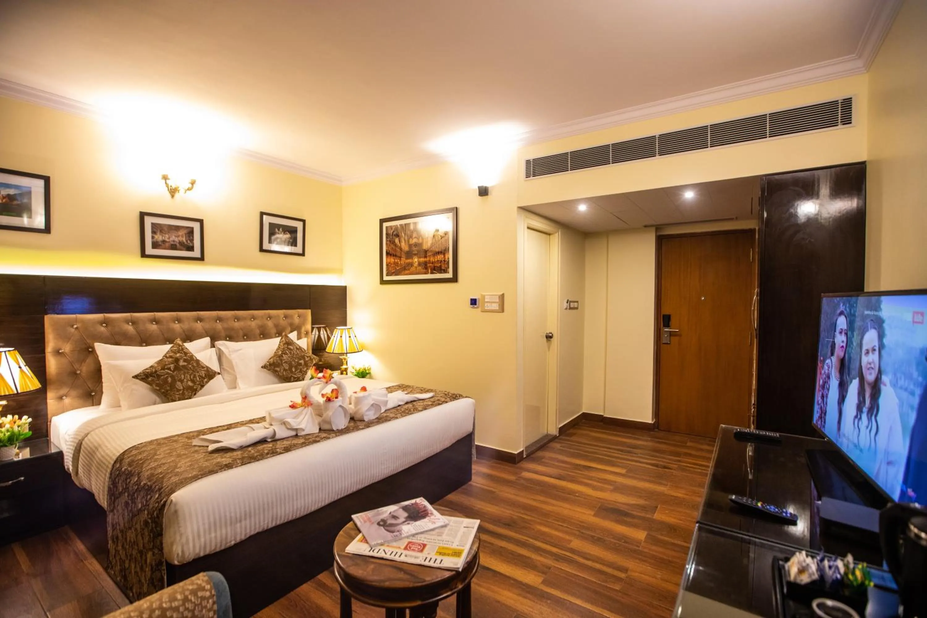 Photo of the whole room, Bed in Hotel Paramos Inn