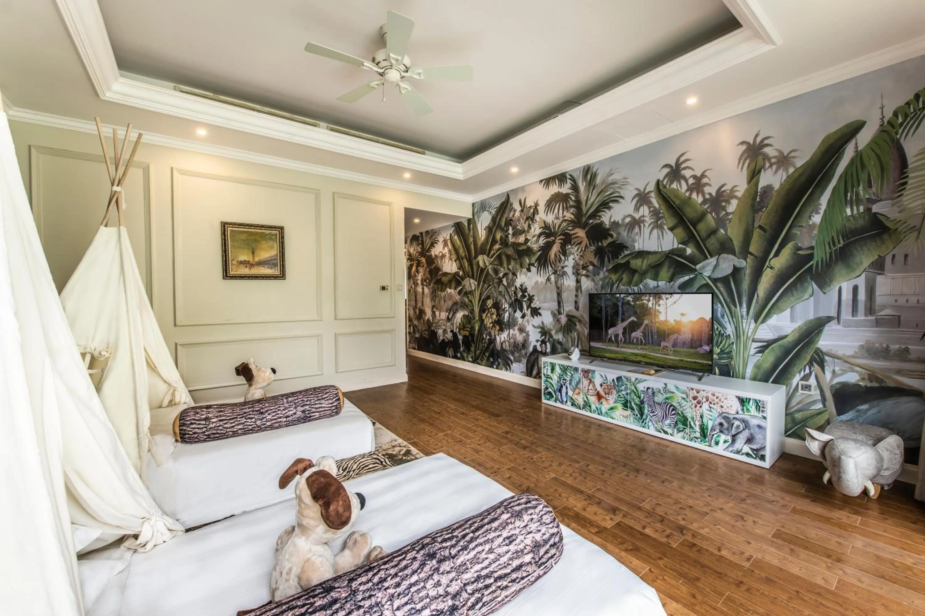 Bedroom, Bed in Vinpearl Wonderworld Phu Quoc