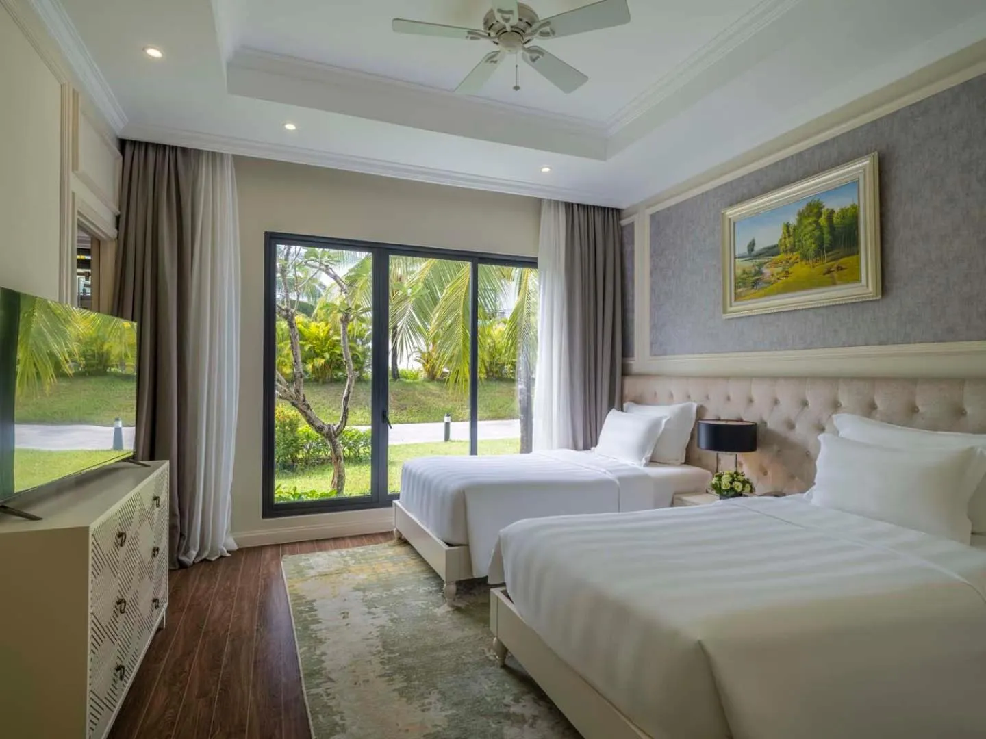 Bedroom, Bed in Vinpearl Wonderworld Phu Quoc