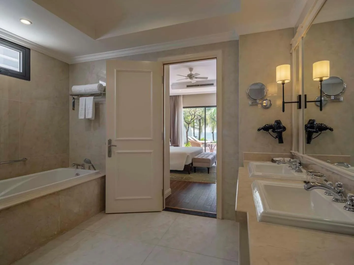 Bathroom, Bed in Vinpearl Wonderworld Phu Quoc