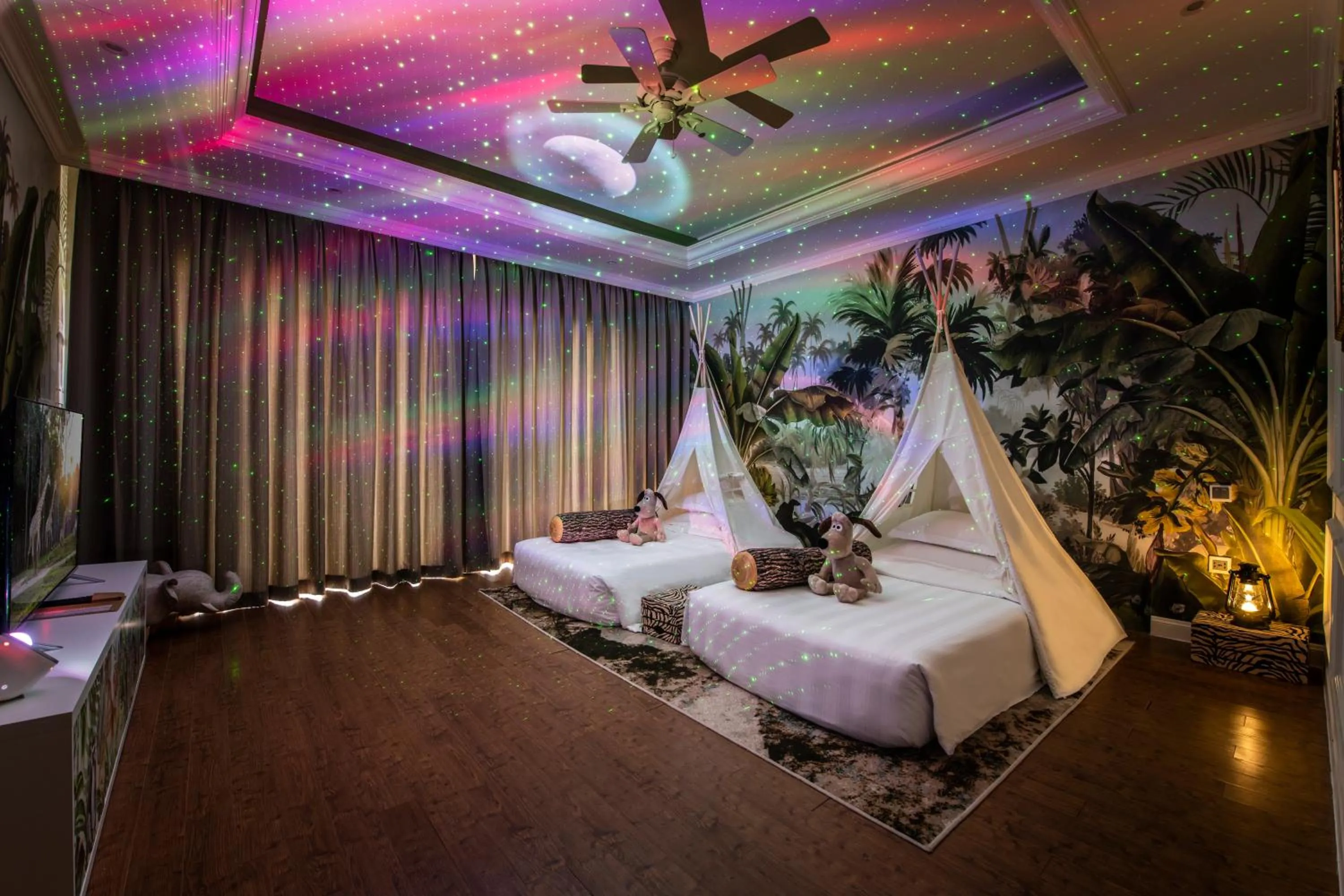 Bedroom, Bed in Vinpearl Wonderworld Phu Quoc