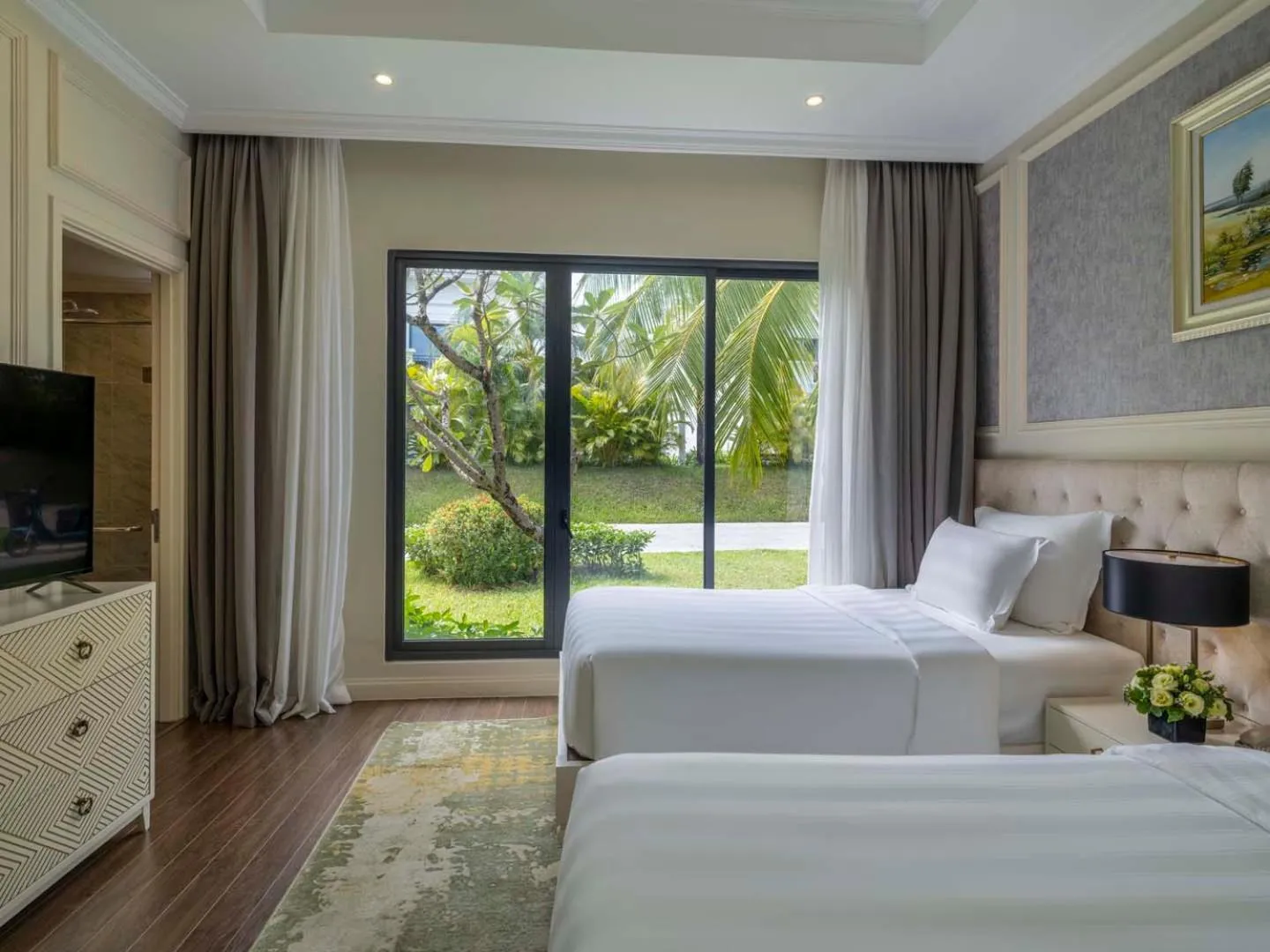 Bedroom, Bed in Vinpearl Wonderworld Phu Quoc