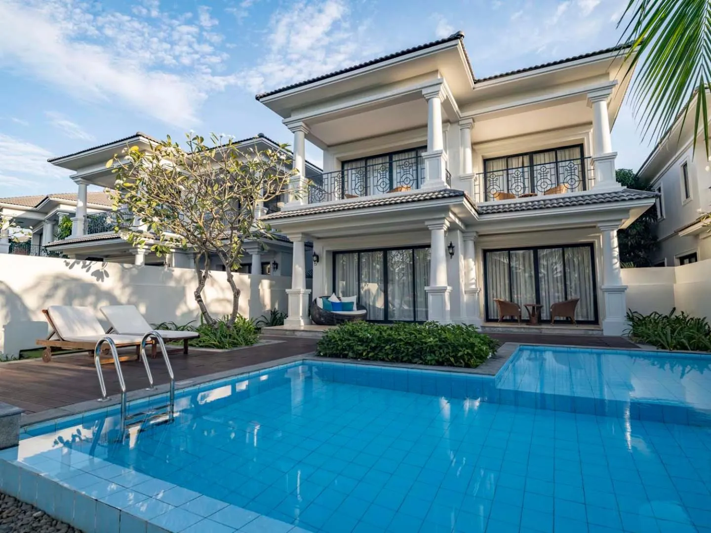 Swimming pool in Vinpearl Wonderworld Phu Quoc