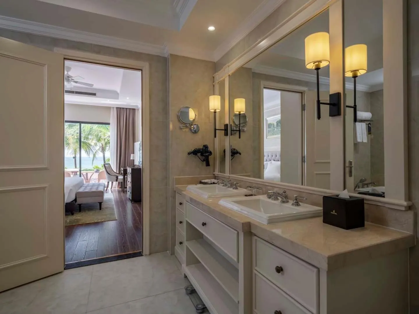 Bathroom, Bed in Vinpearl Wonderworld Phu Quoc