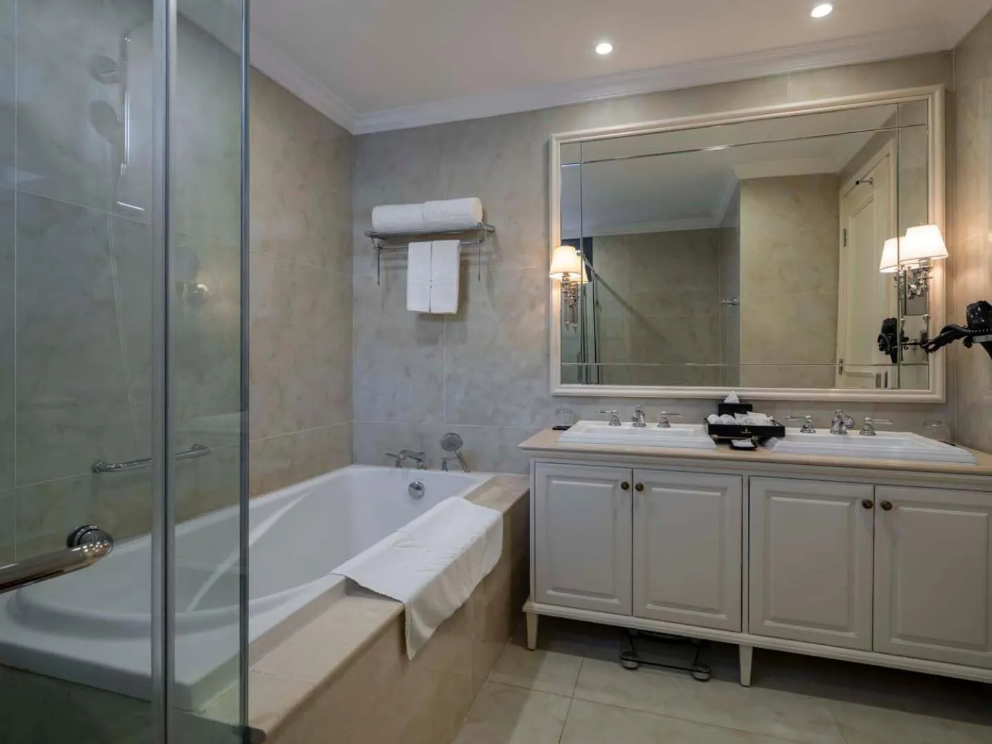 Bathroom in Vinpearl Wonderworld Phu Quoc