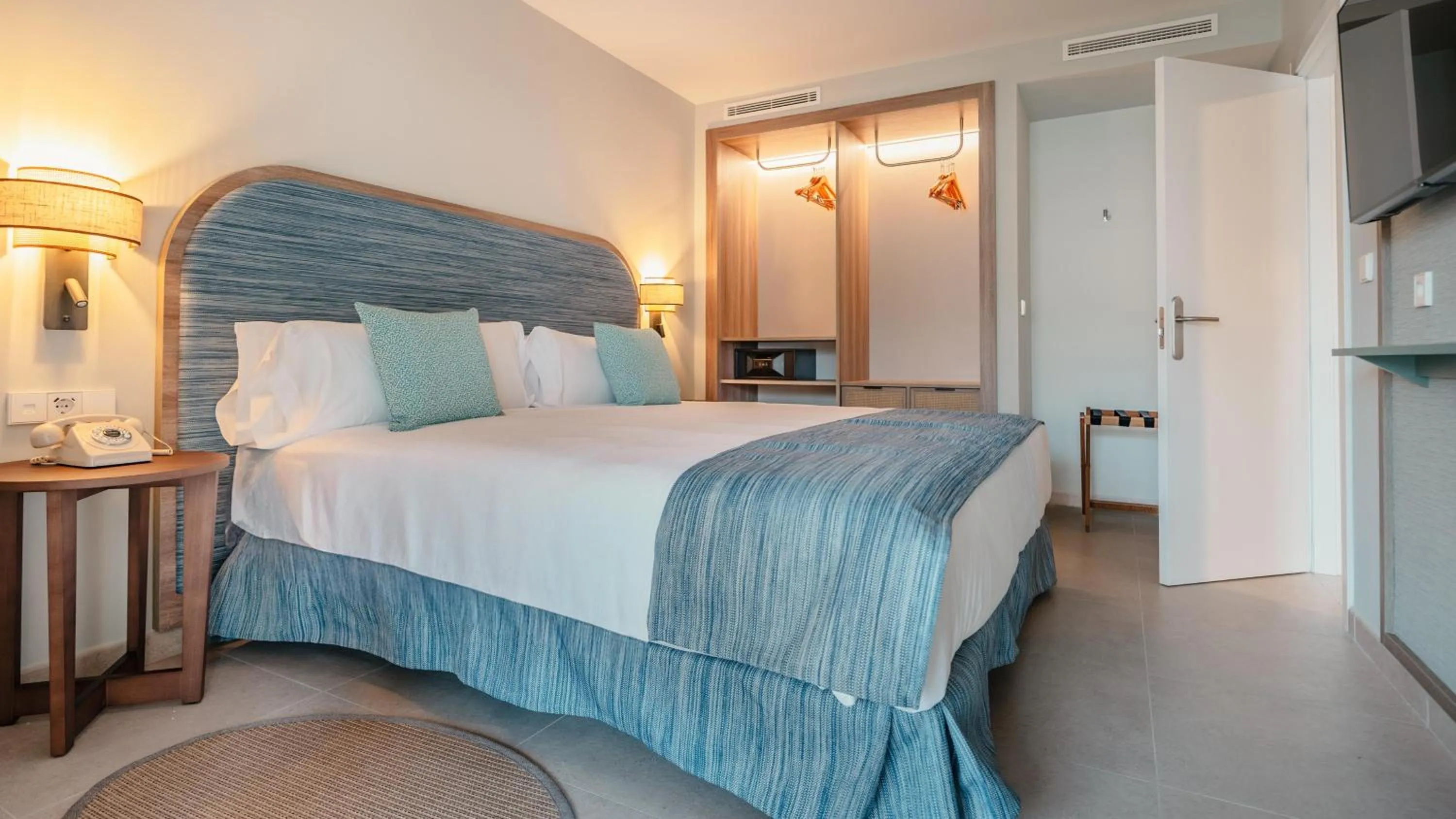 Photo of the whole room, Bed in HD Lobos Natura Fuerteventura