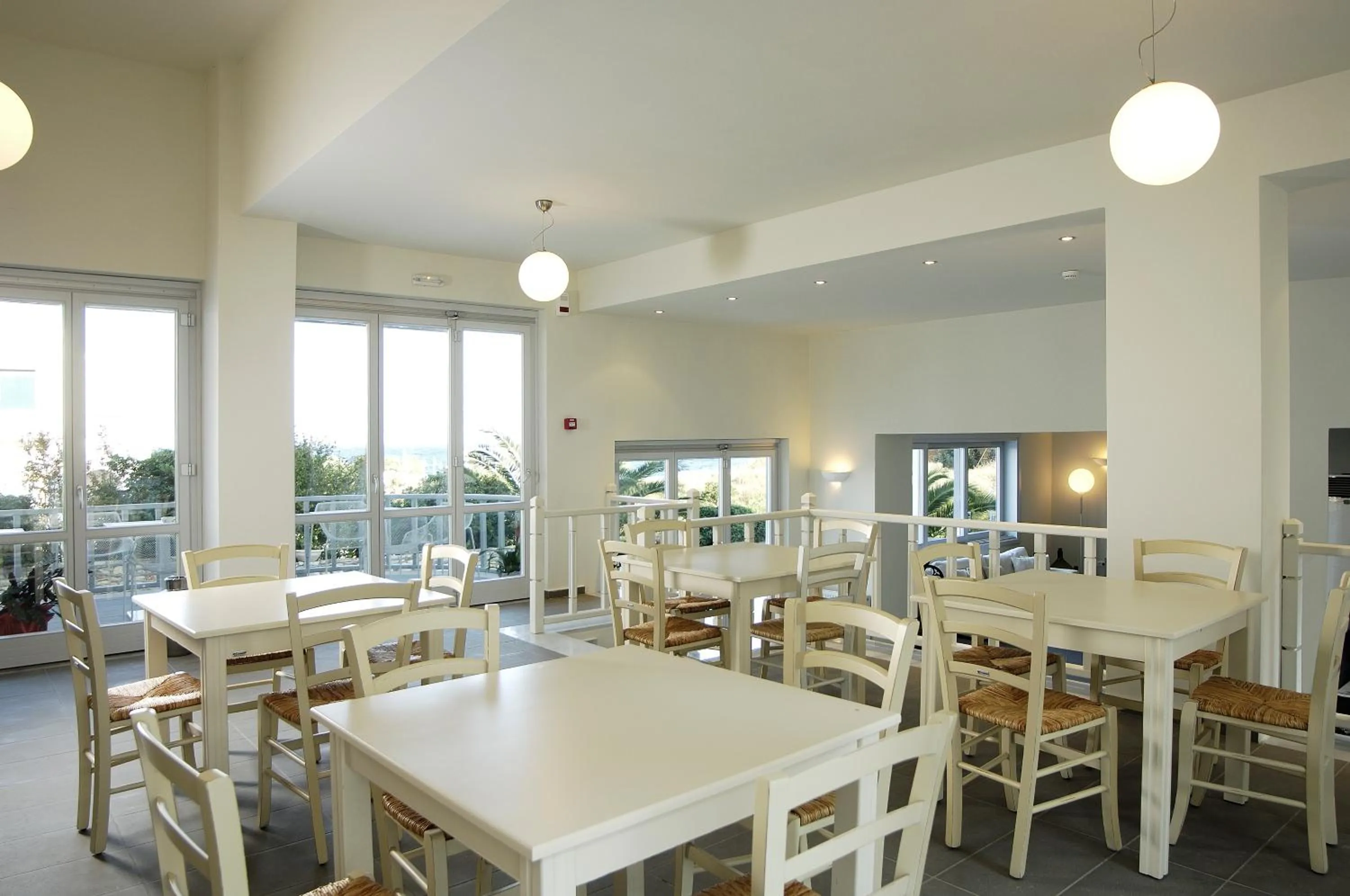 Restaurant/places to eat in Filoxenia Apartments