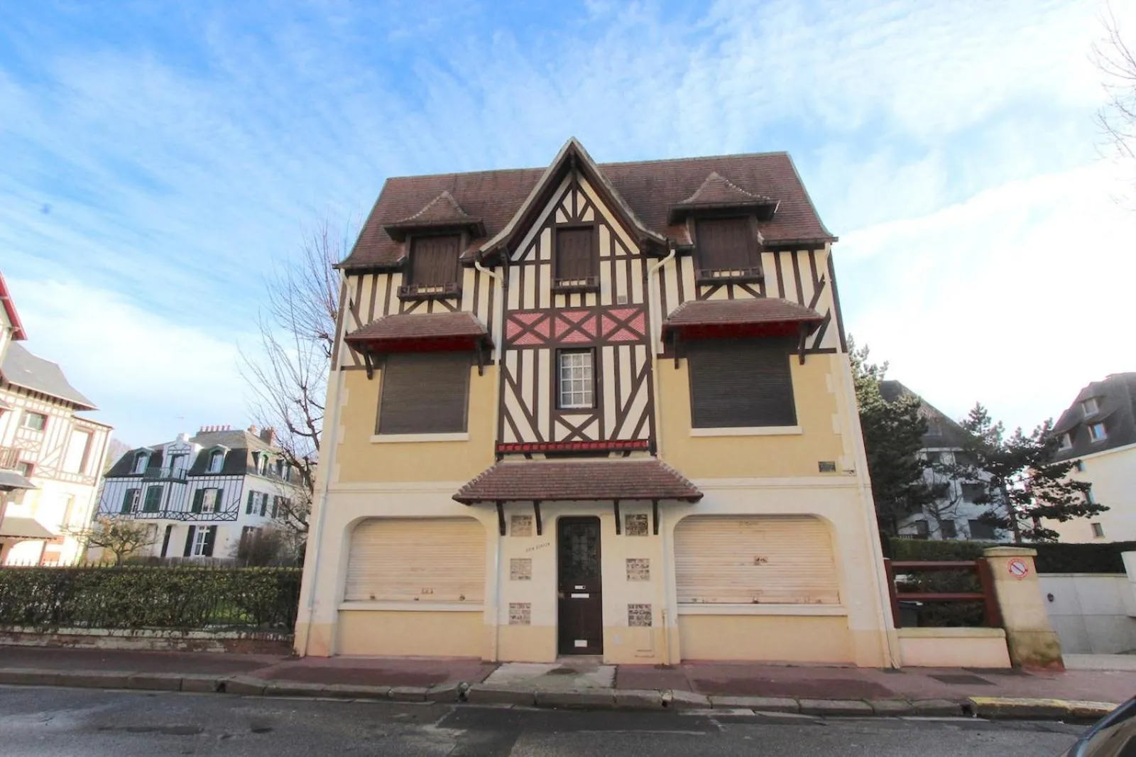 Facade/entrance in LE ROYAL (3 pièces au centre de DEAUVILLE)