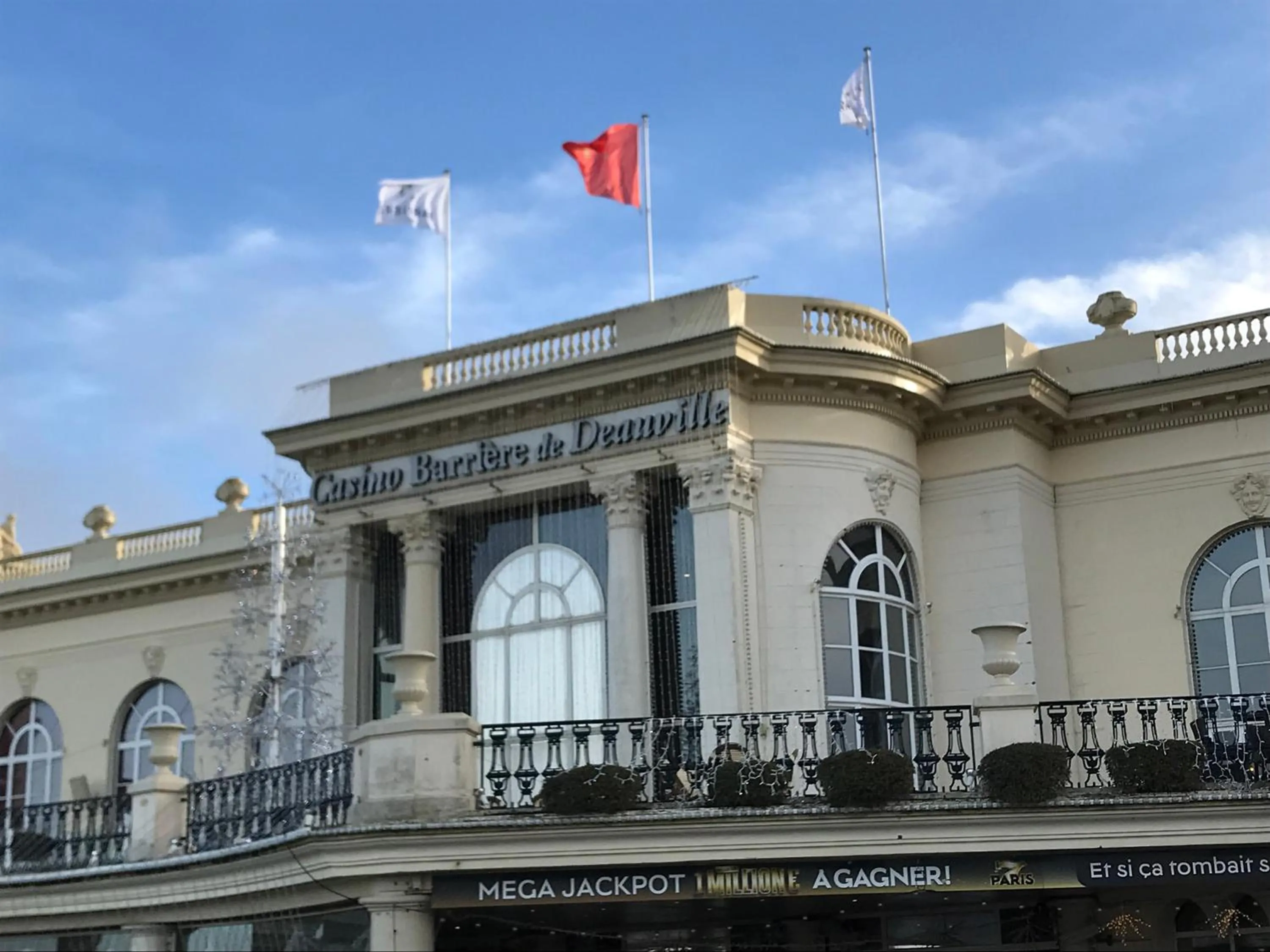 LE ROYAL (3 pièces au centre de DEAUVILLE)