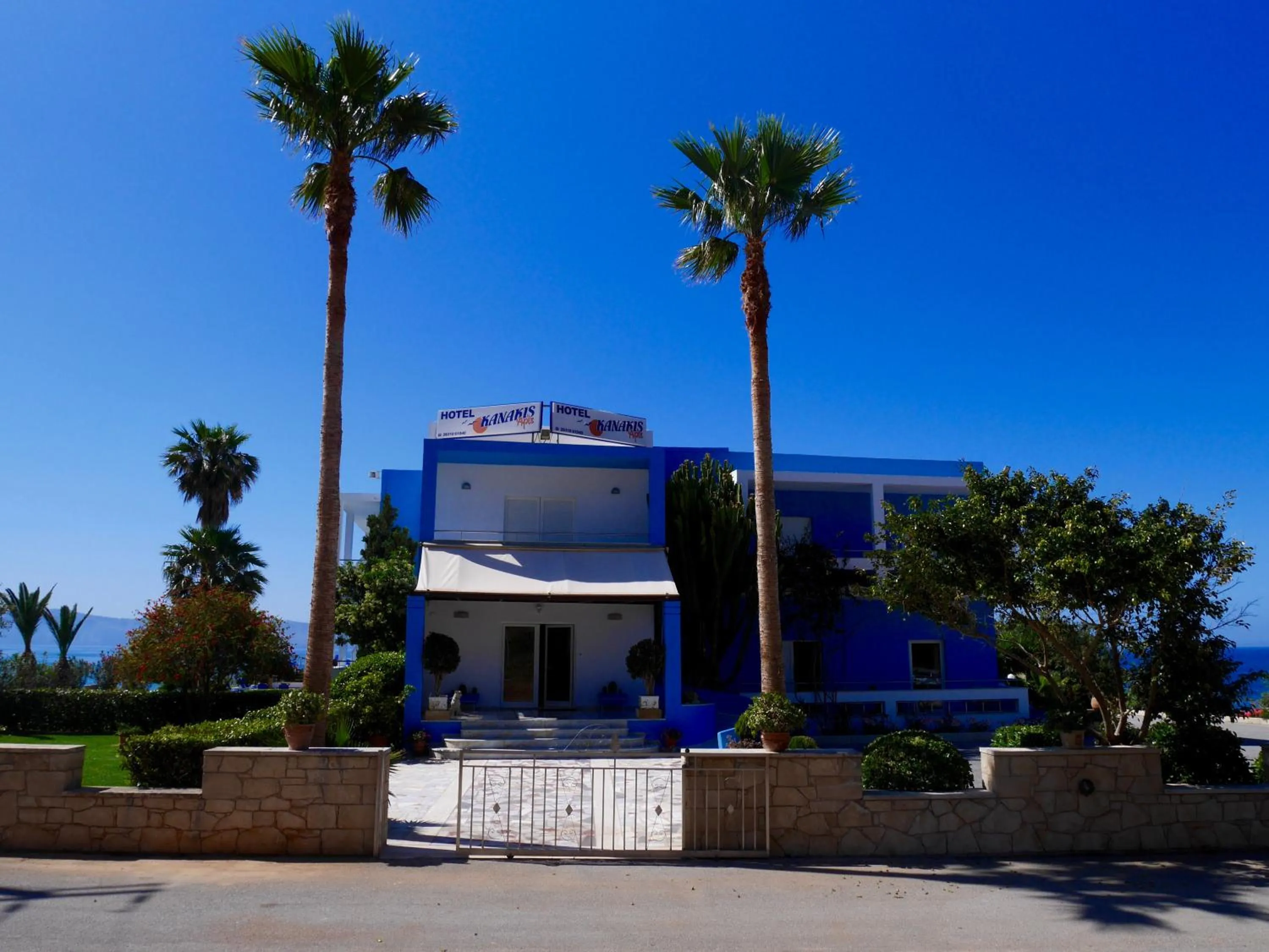 Facade/entrance in Kanakis Blue Beach Apartments