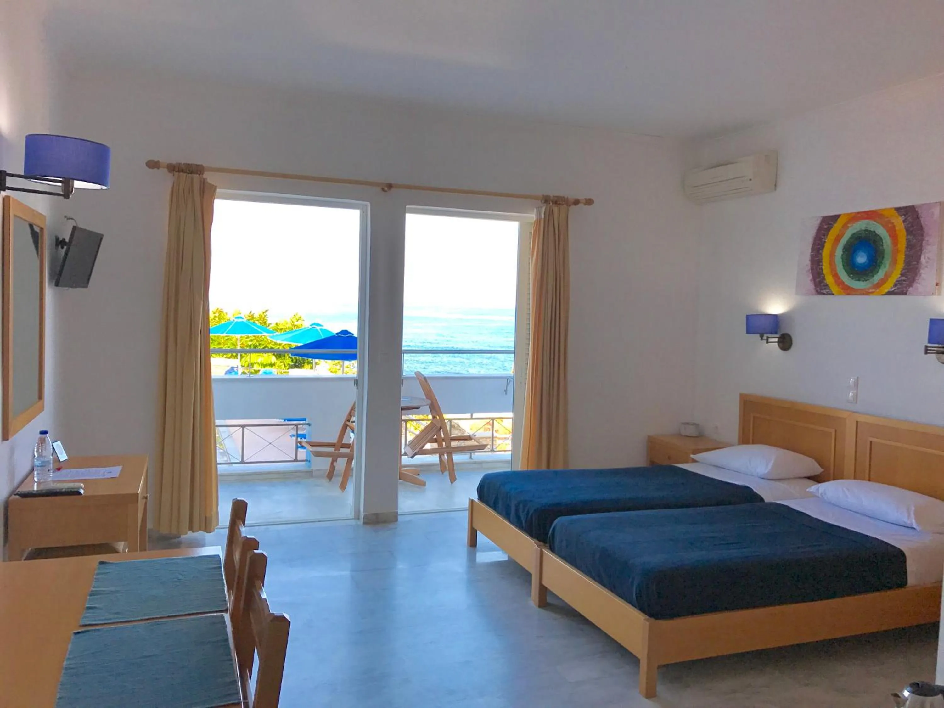 Balcony/Terrace, Bed in Kanakis Blue Beach Apartments