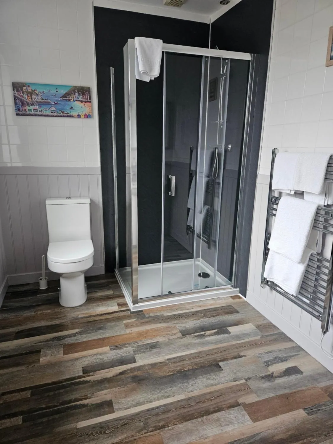 Shower in Park Lodge Hotel