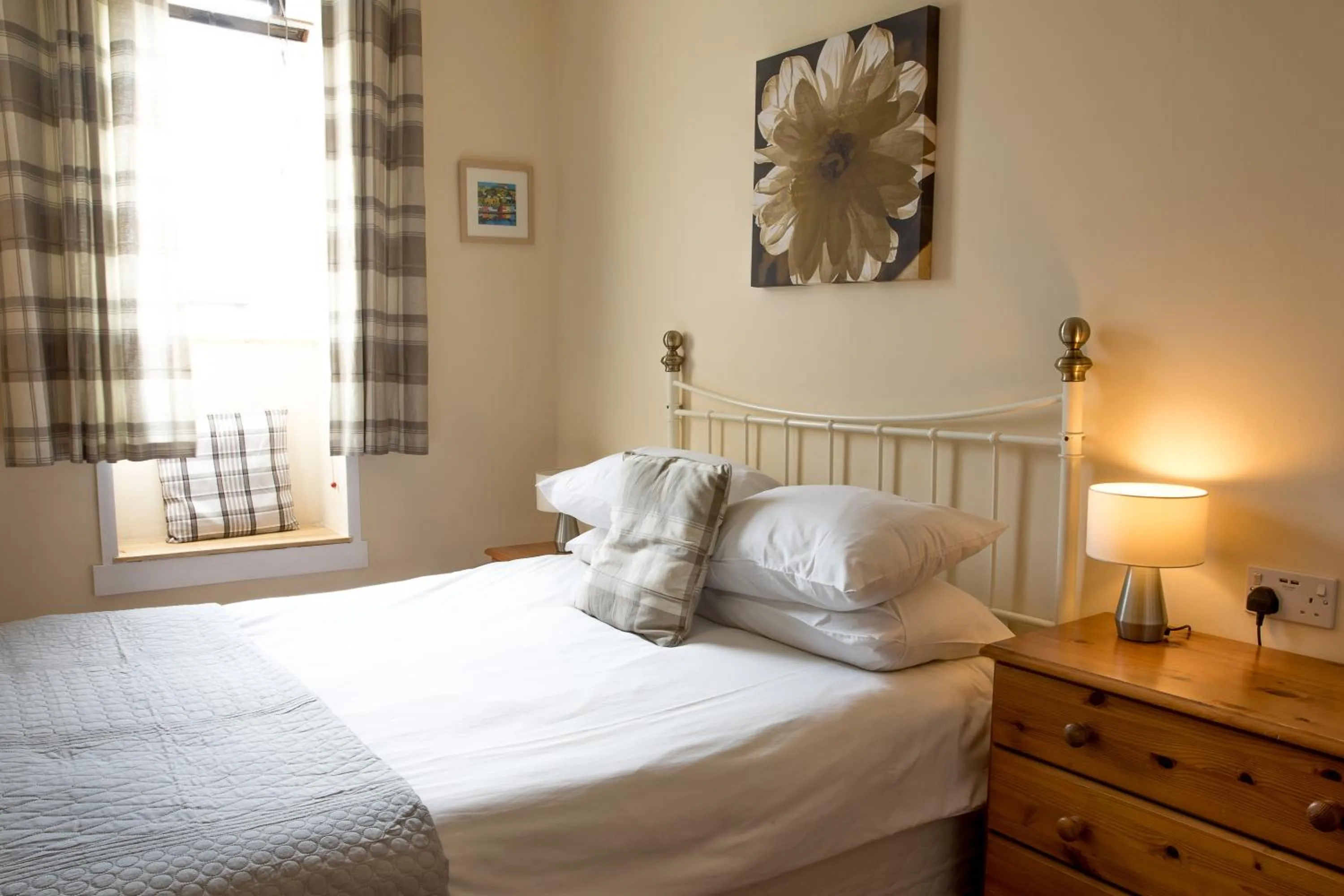 Bedroom, Bed in Park Lodge Hotel