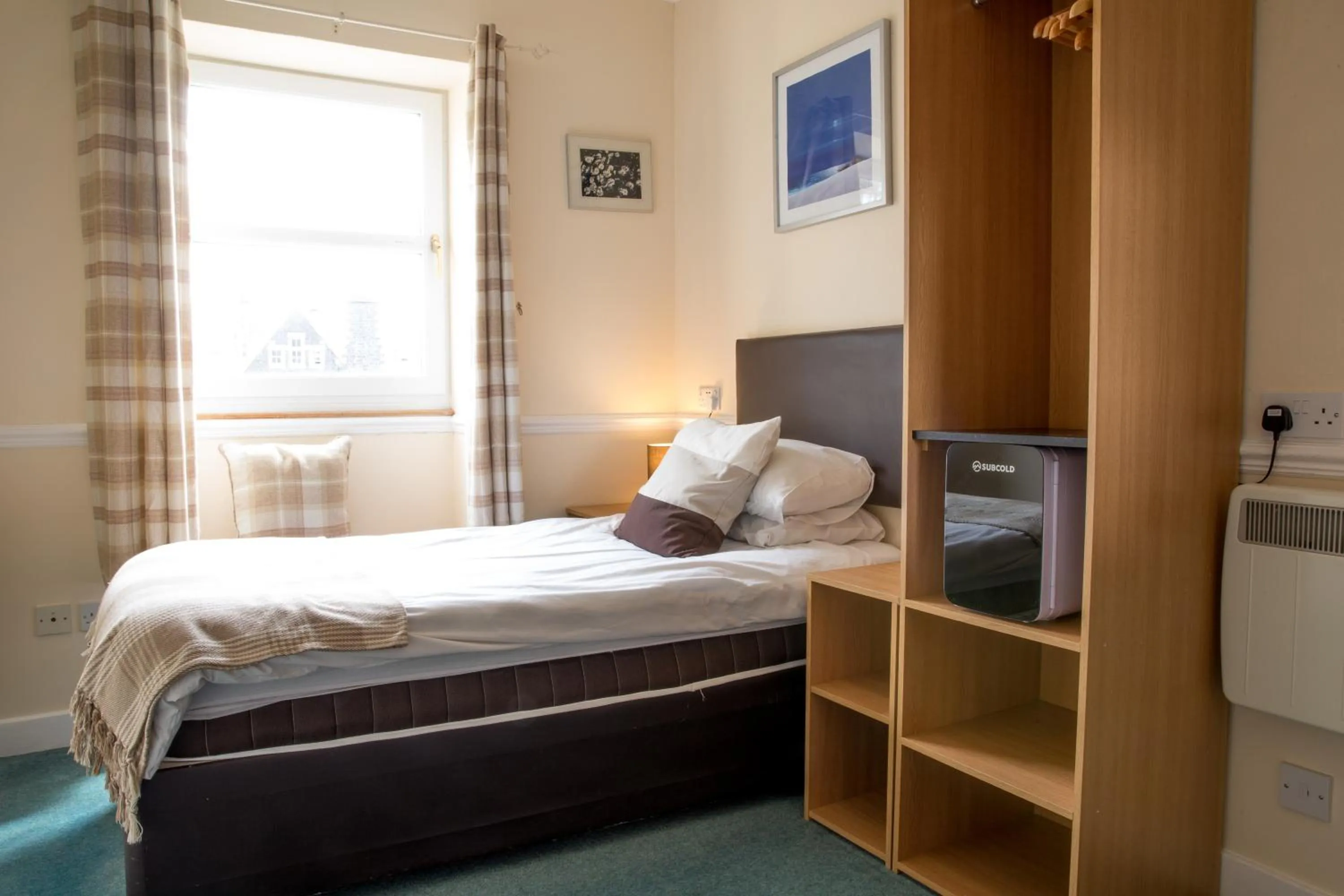 Bedroom, Bed in Park Lodge Hotel