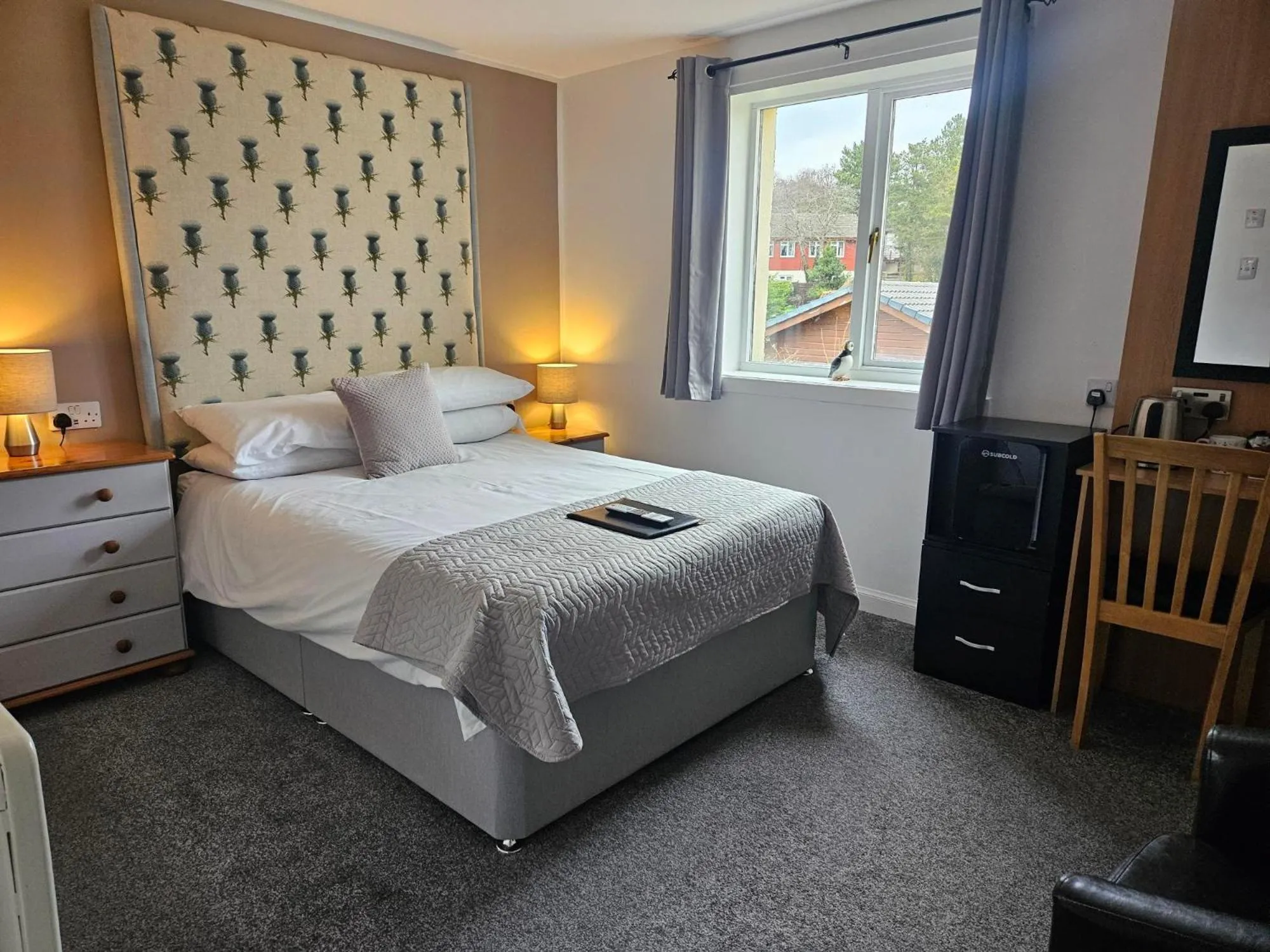 Bedroom, Bed in Park Lodge Hotel