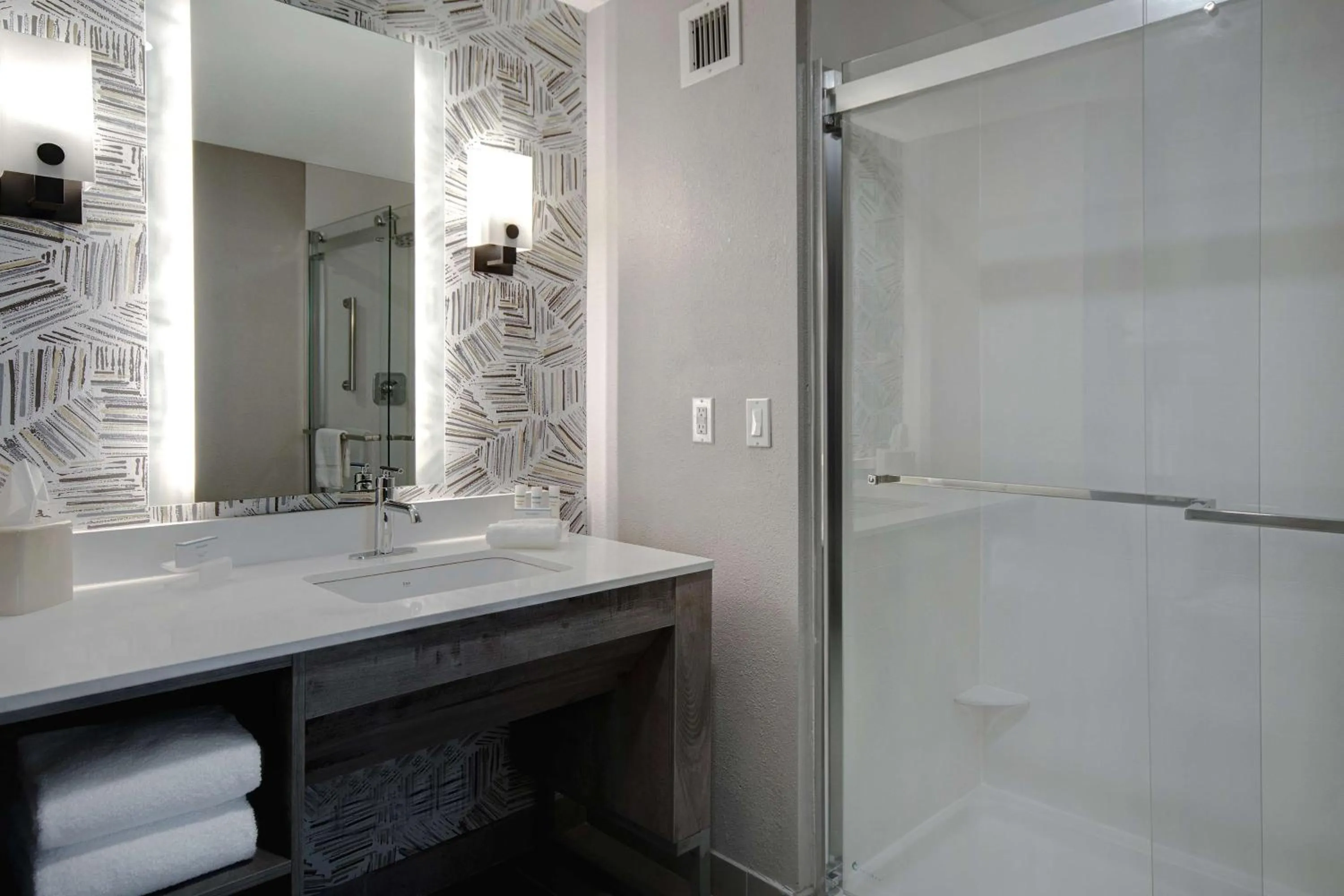 Bathroom in Homewood Suites by Hilton Lexington-Hamburg
