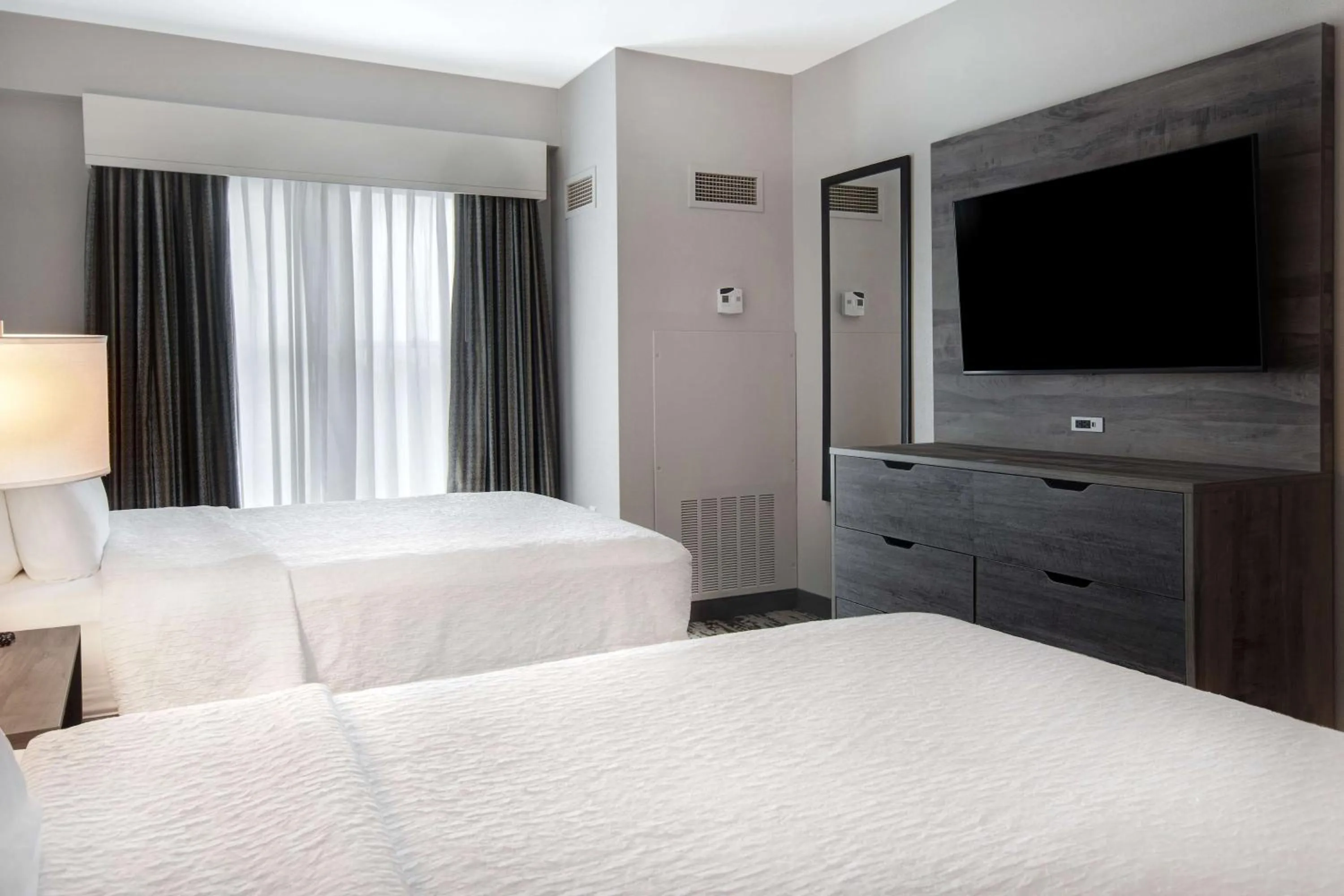 Bed in Homewood Suites by Hilton Lexington-Hamburg