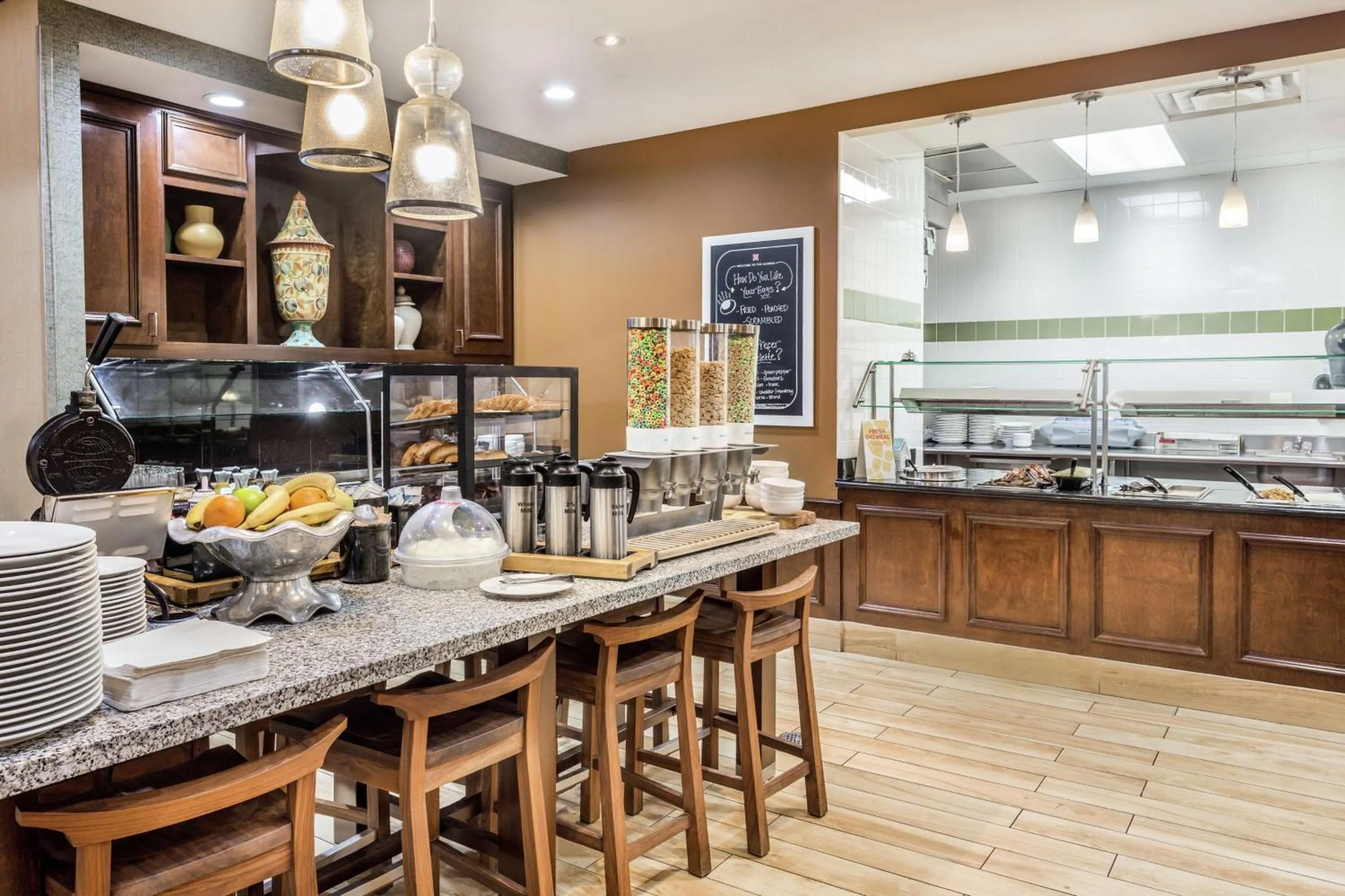 Restaurant/places to eat in Hilton Garden Inn Gainesville