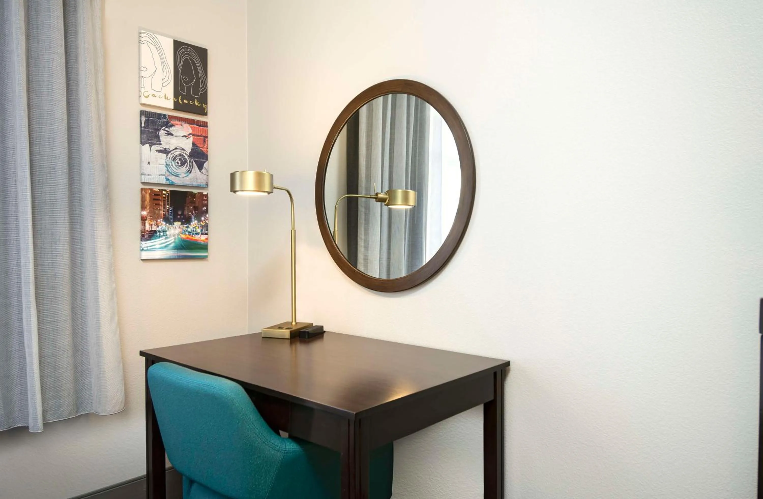 Bedroom in Hampton Inn & Suites - Raleigh Downtown