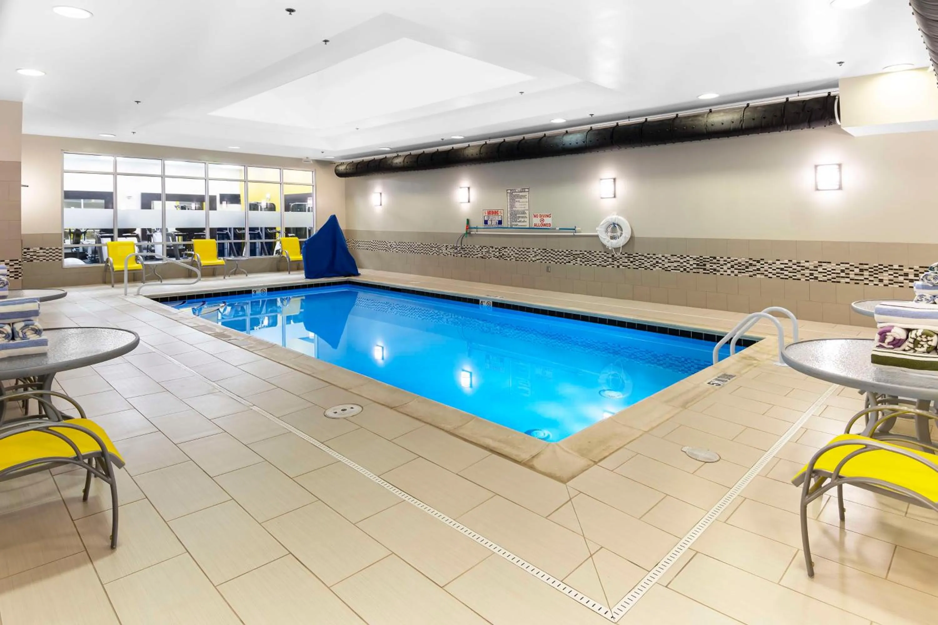 Pool view in Hampton Inn & Suites - Raleigh Downtown