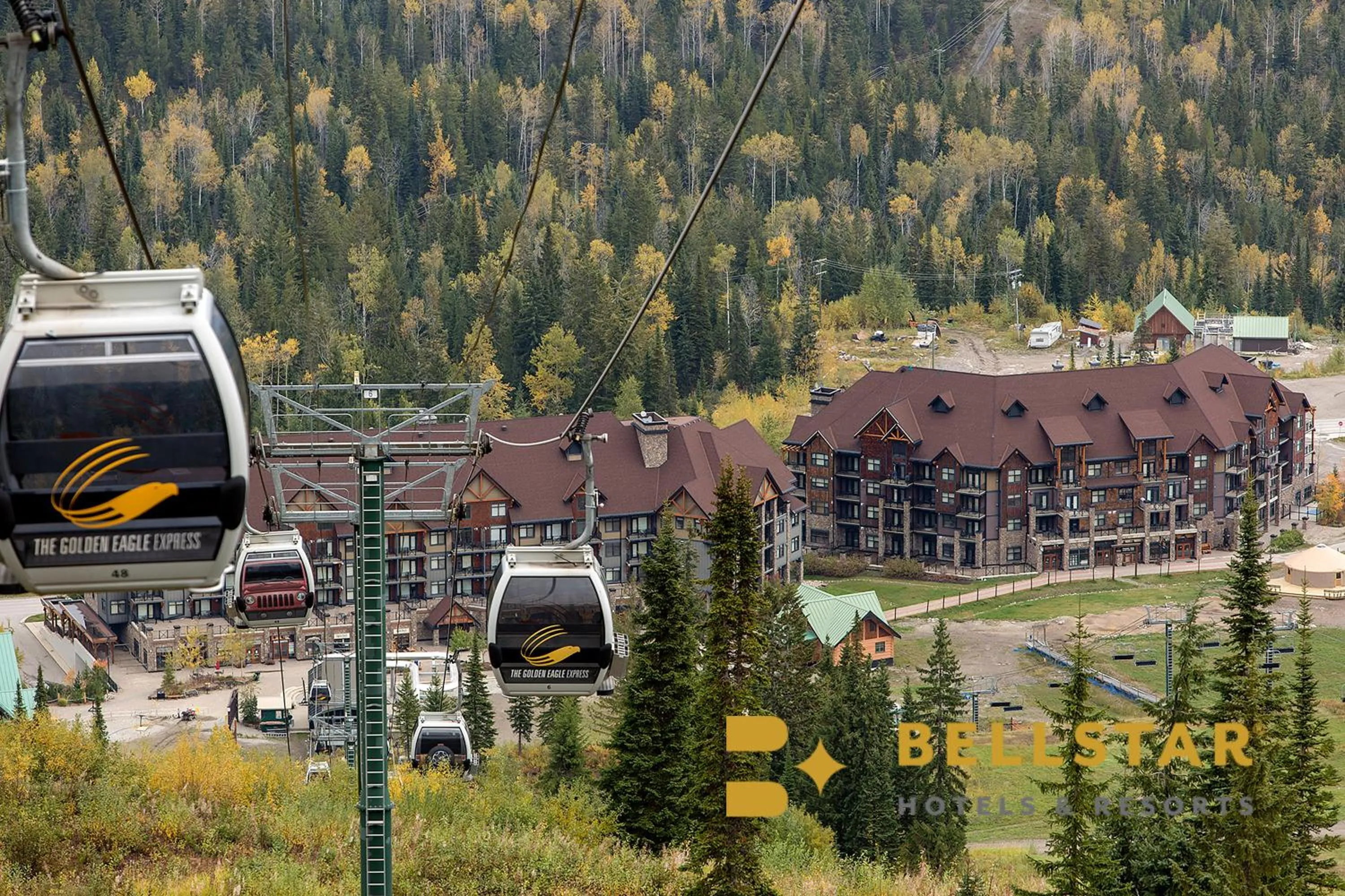 Property building in Glacier Mountaineer Lodge