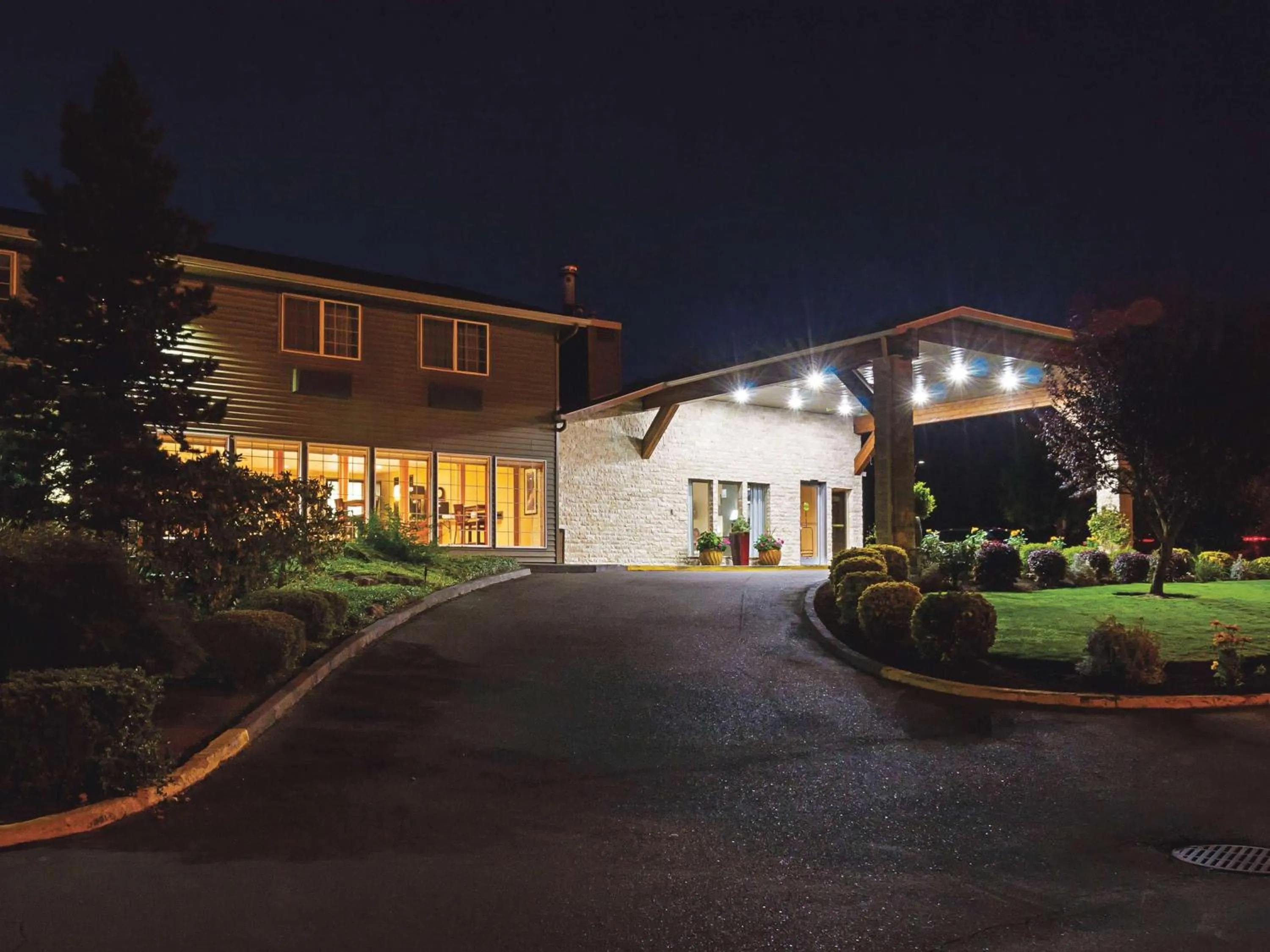 Property building in La Quinta by Wyndham Woodburn