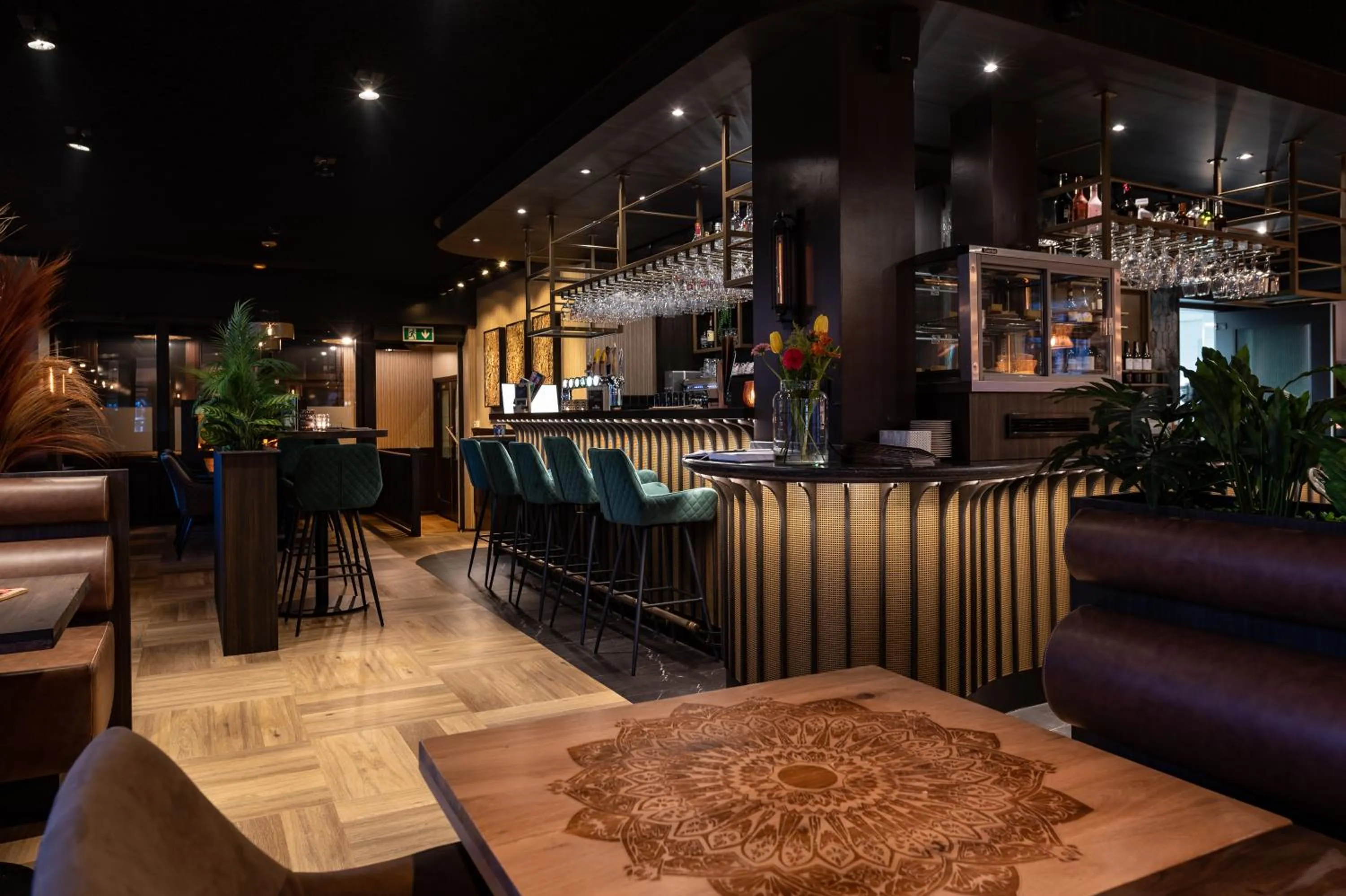 Restaurant/places to eat in Hotel Bom