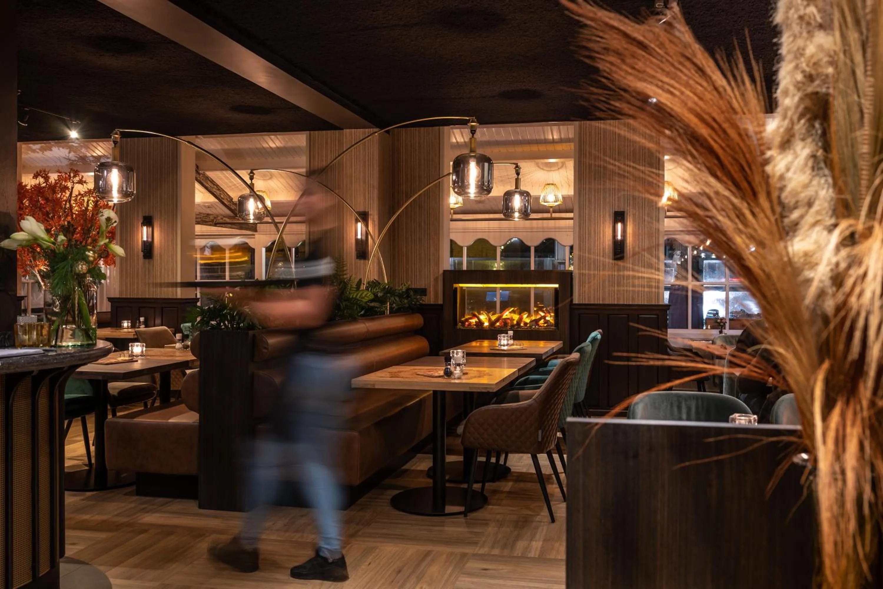 Restaurant/places to eat in Hotel Bom