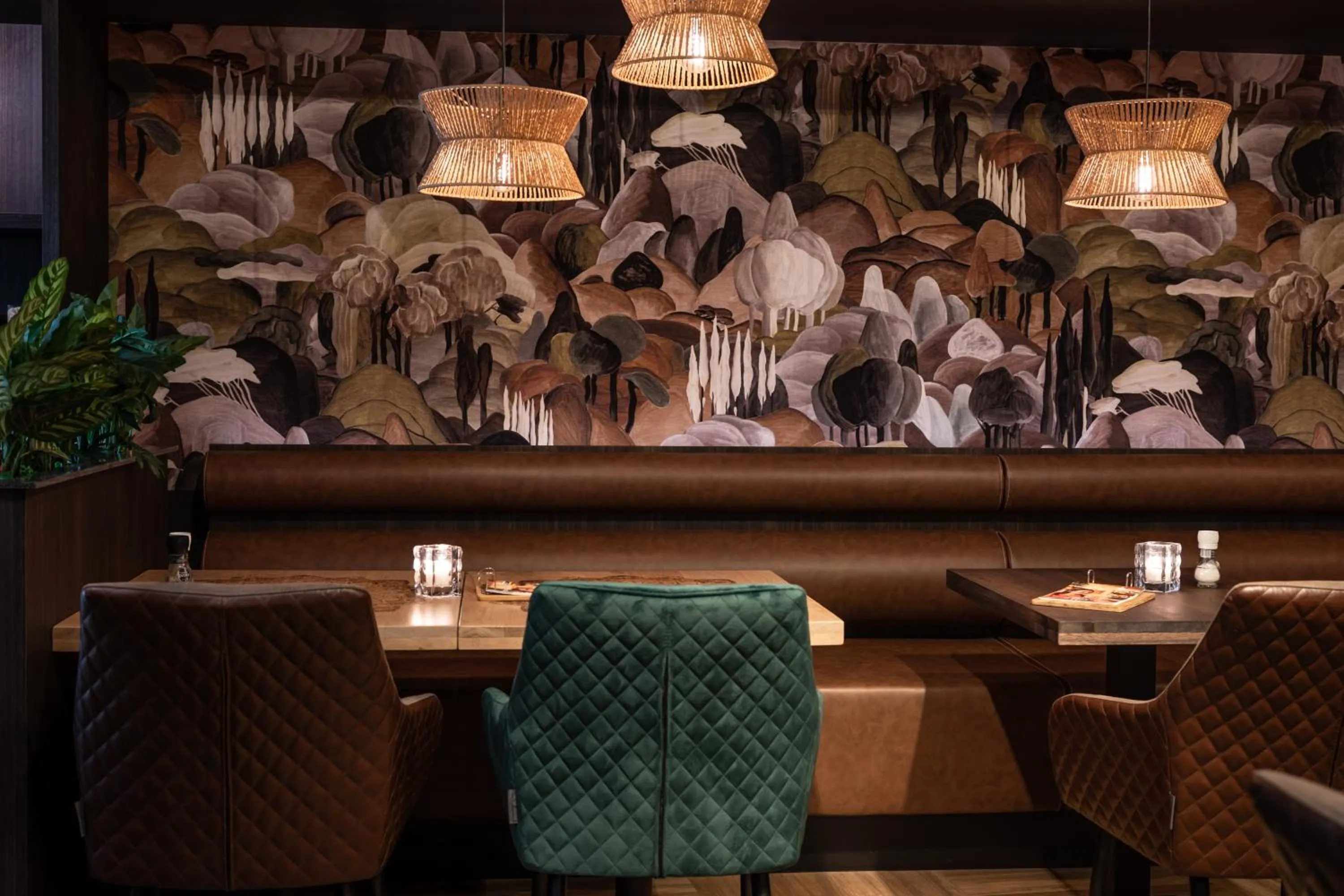 Restaurant/places to eat in Hotel Bom