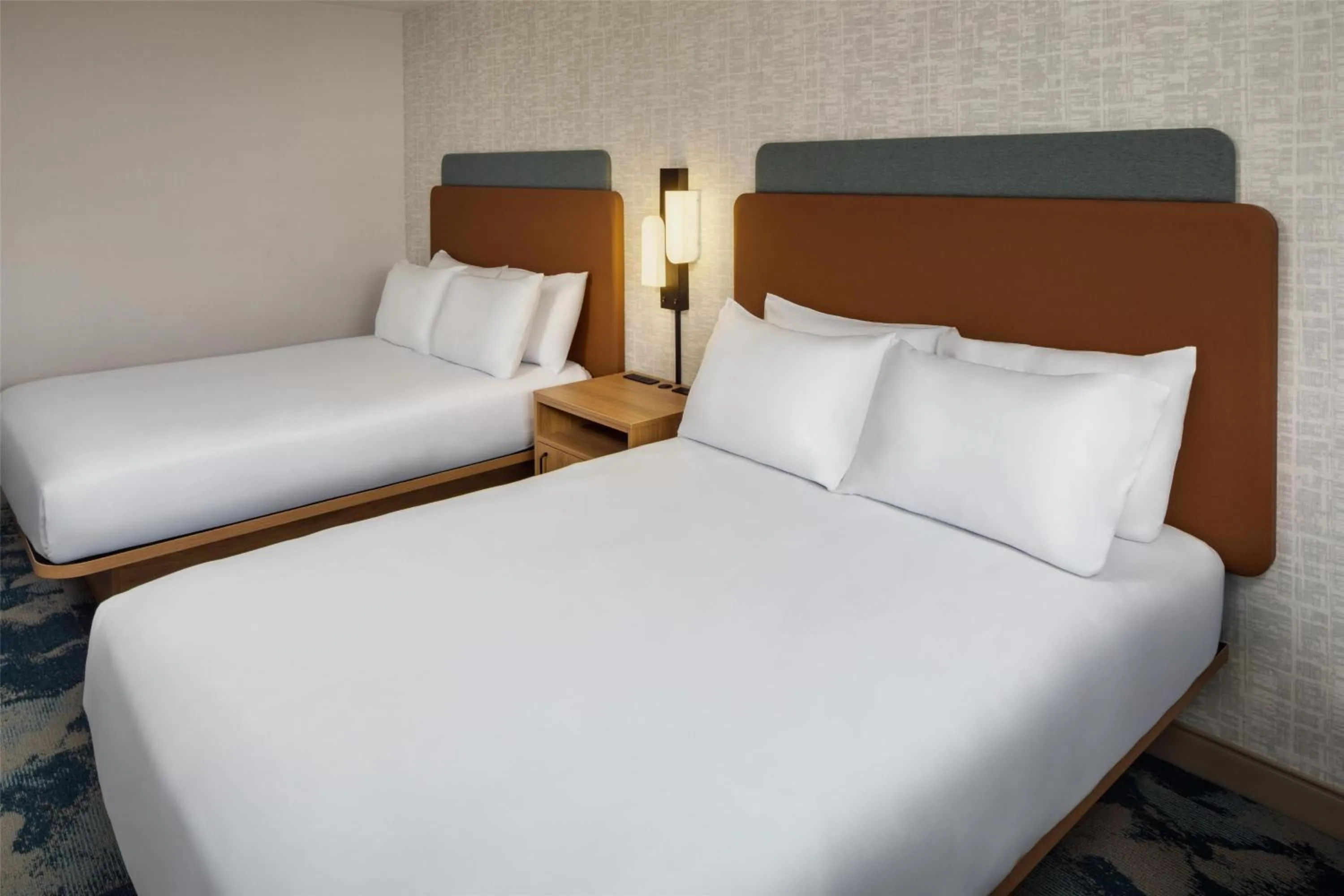 Bed in Hampton Inn & Suites North Conway