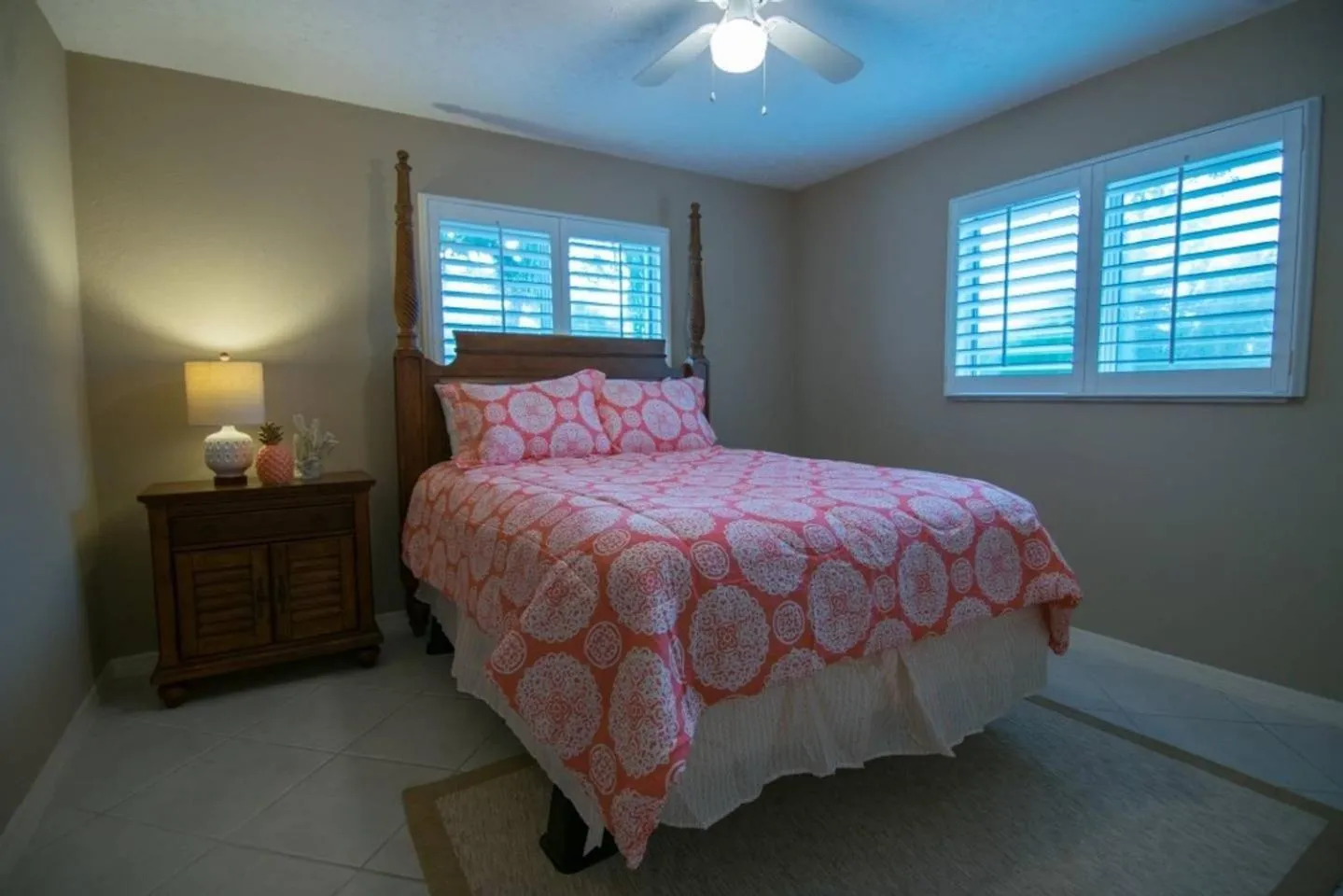 Bed in Chic Private Pool Home Minutes to Bonita Beaches