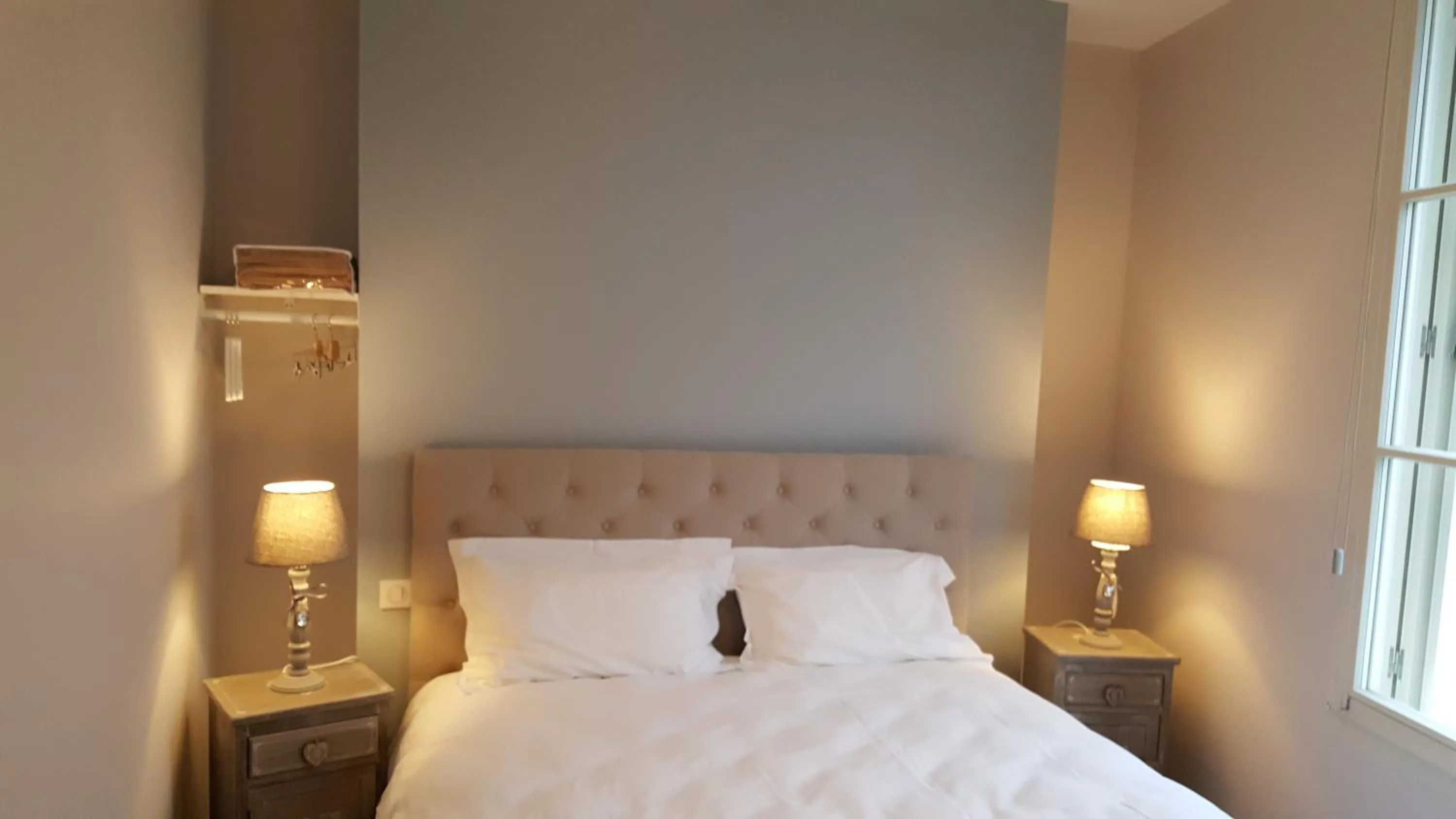 Bed in Hôtel Chez Jacqueline