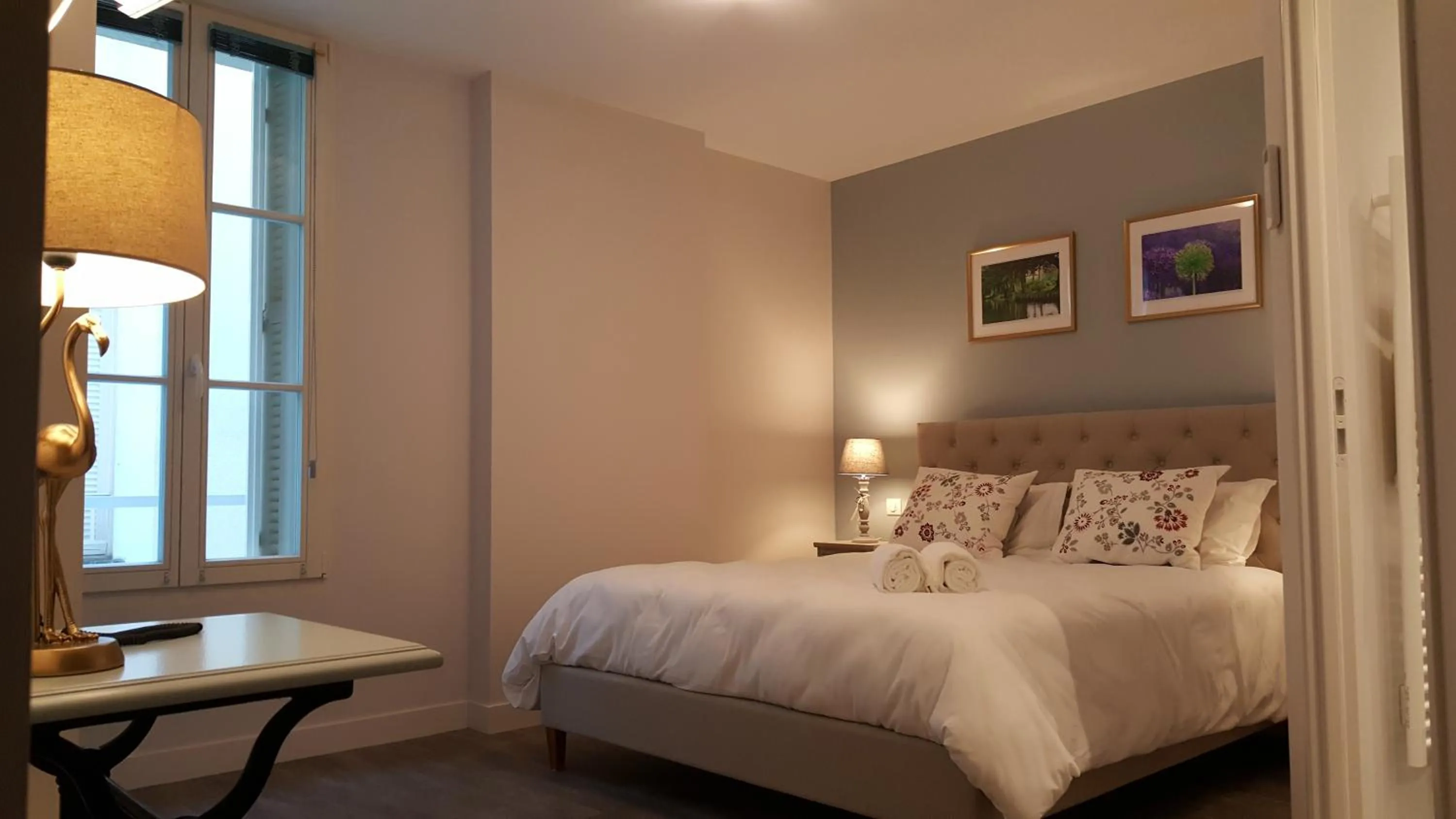 Bed in Hôtel Chez Jacqueline