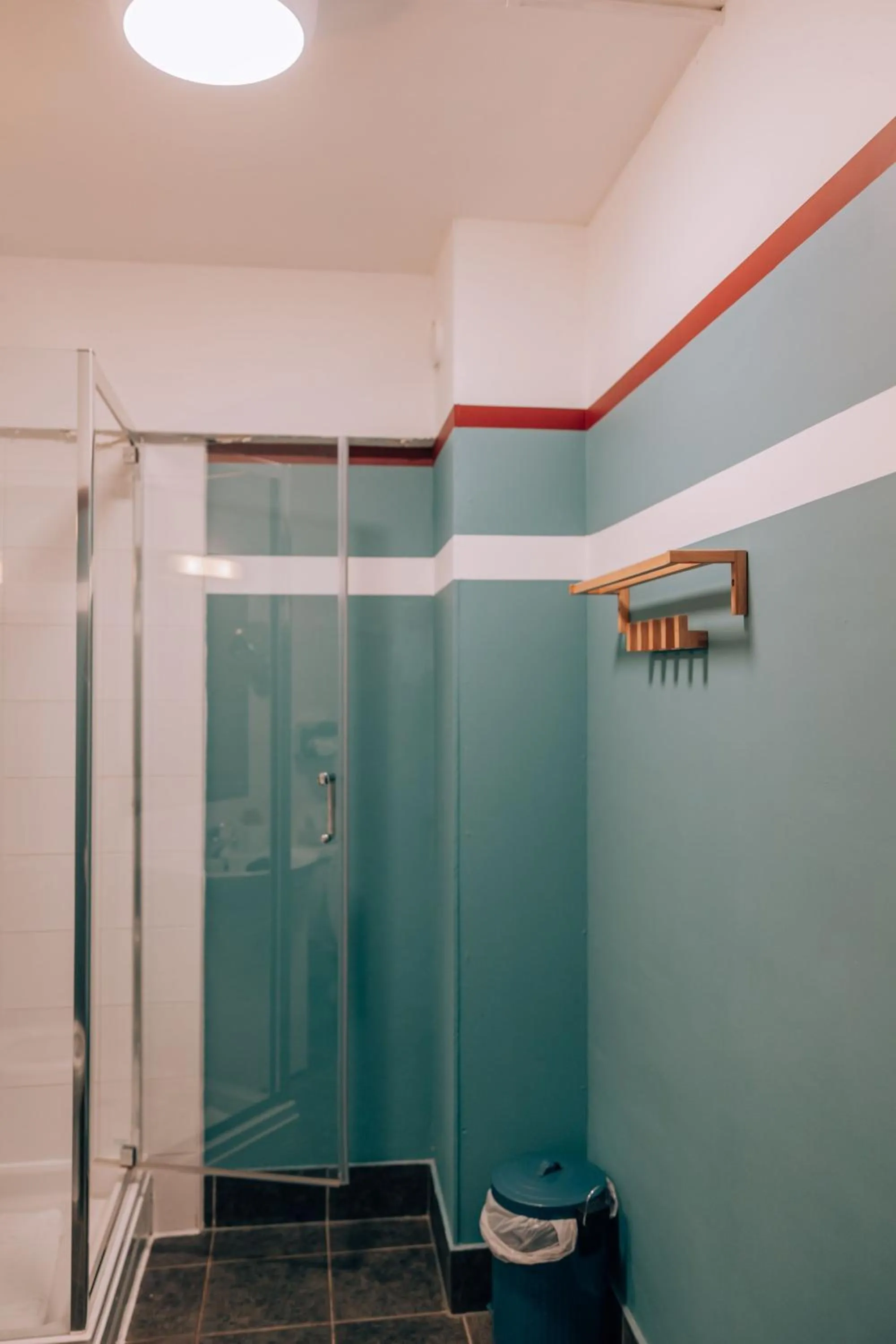 Shower in PH Hostel Liverpool