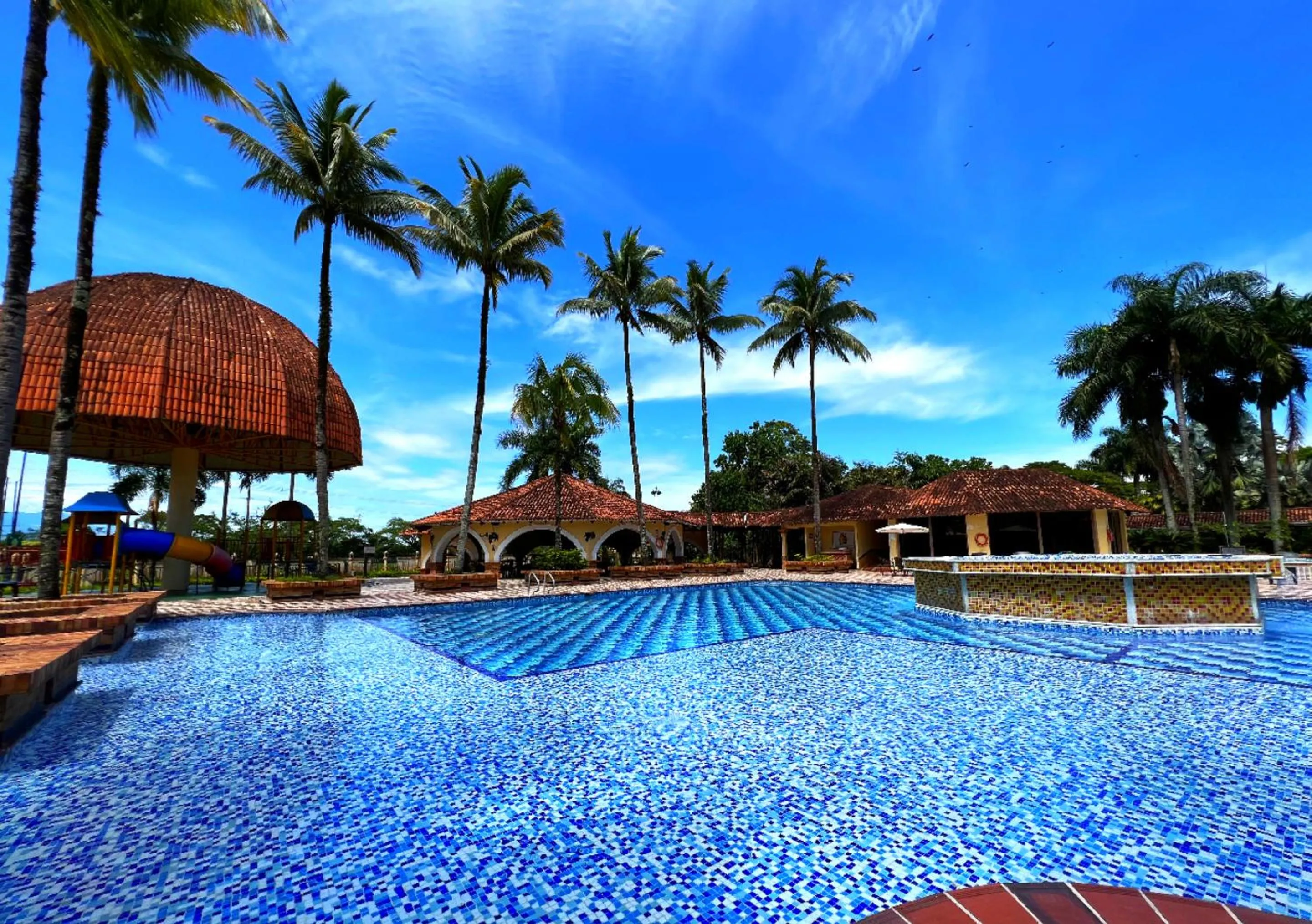 Swimming pool in Tequendama Hotel Campestre Villavicencio