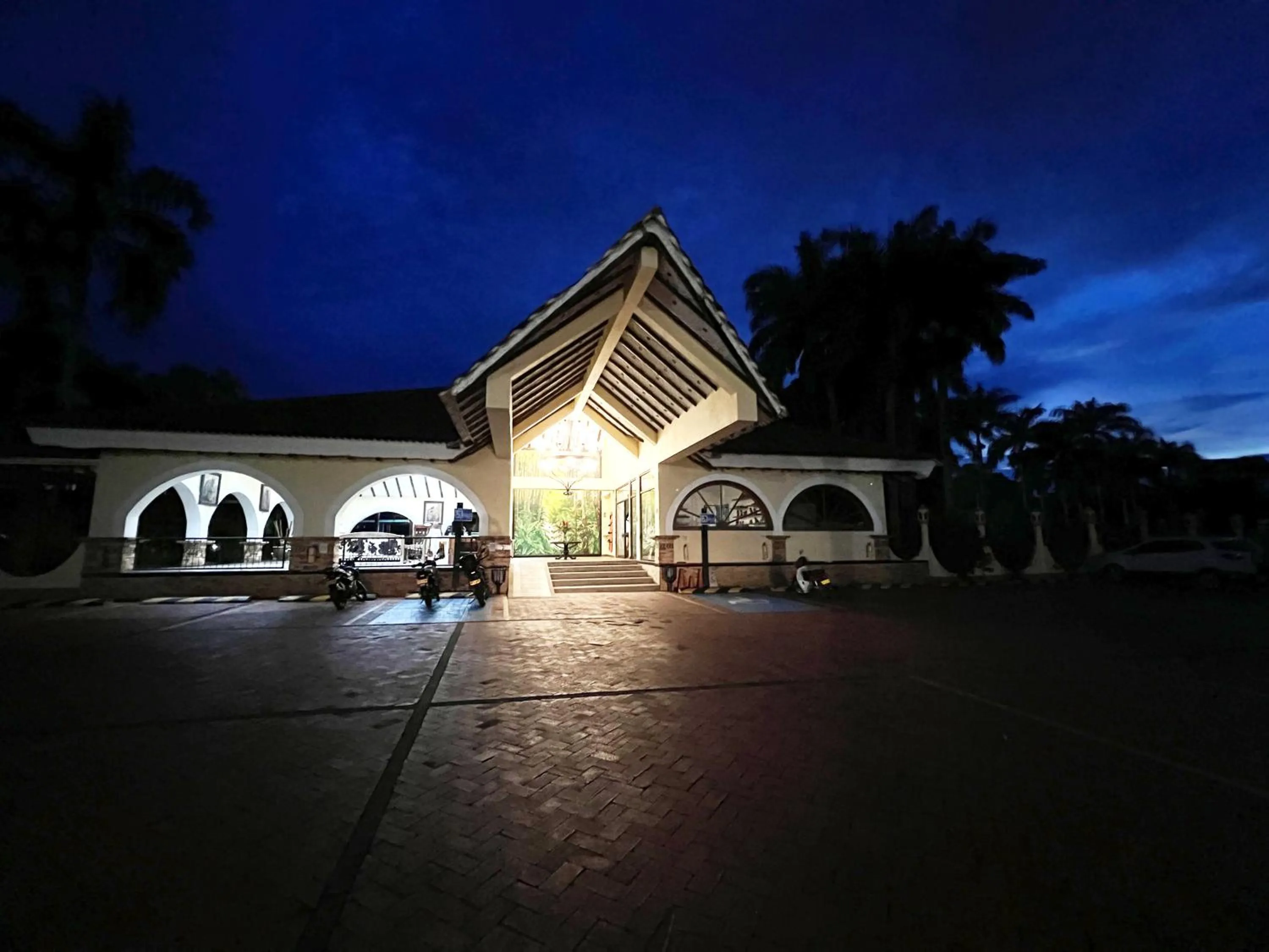 Night in Tequendama Hotel Campestre Villavicencio