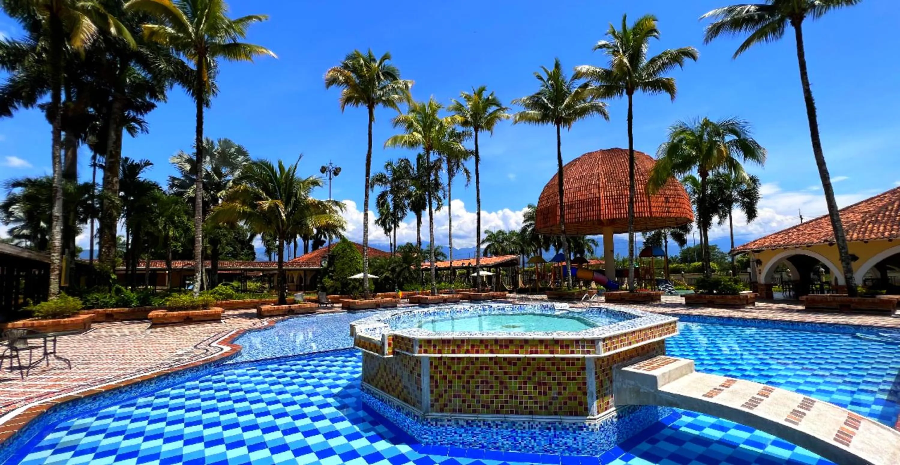 Swimming pool in Tequendama Hotel Campestre Villavicencio