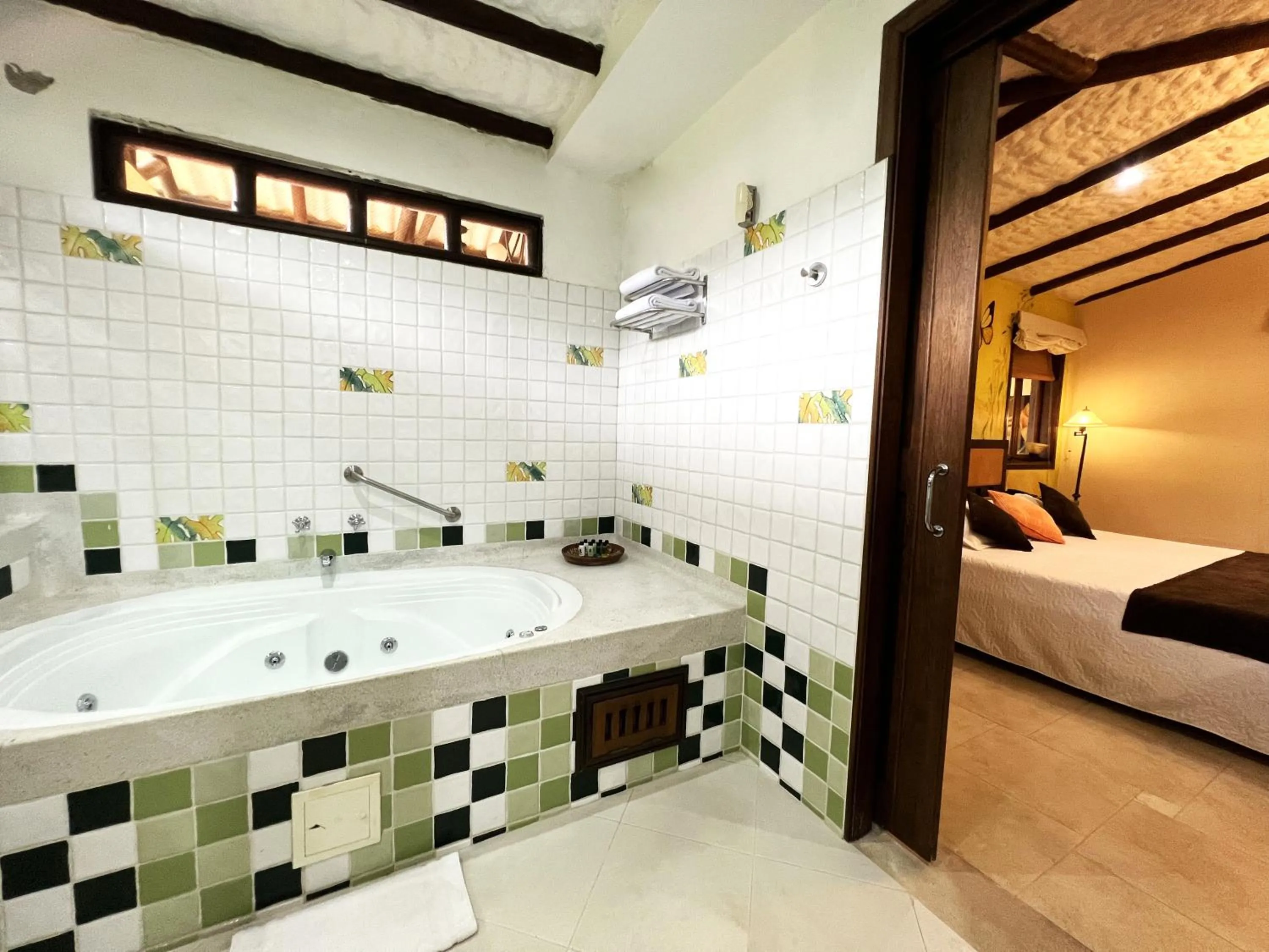 Bathroom, Bed in Tequendama Hotel Campestre Villavicencio