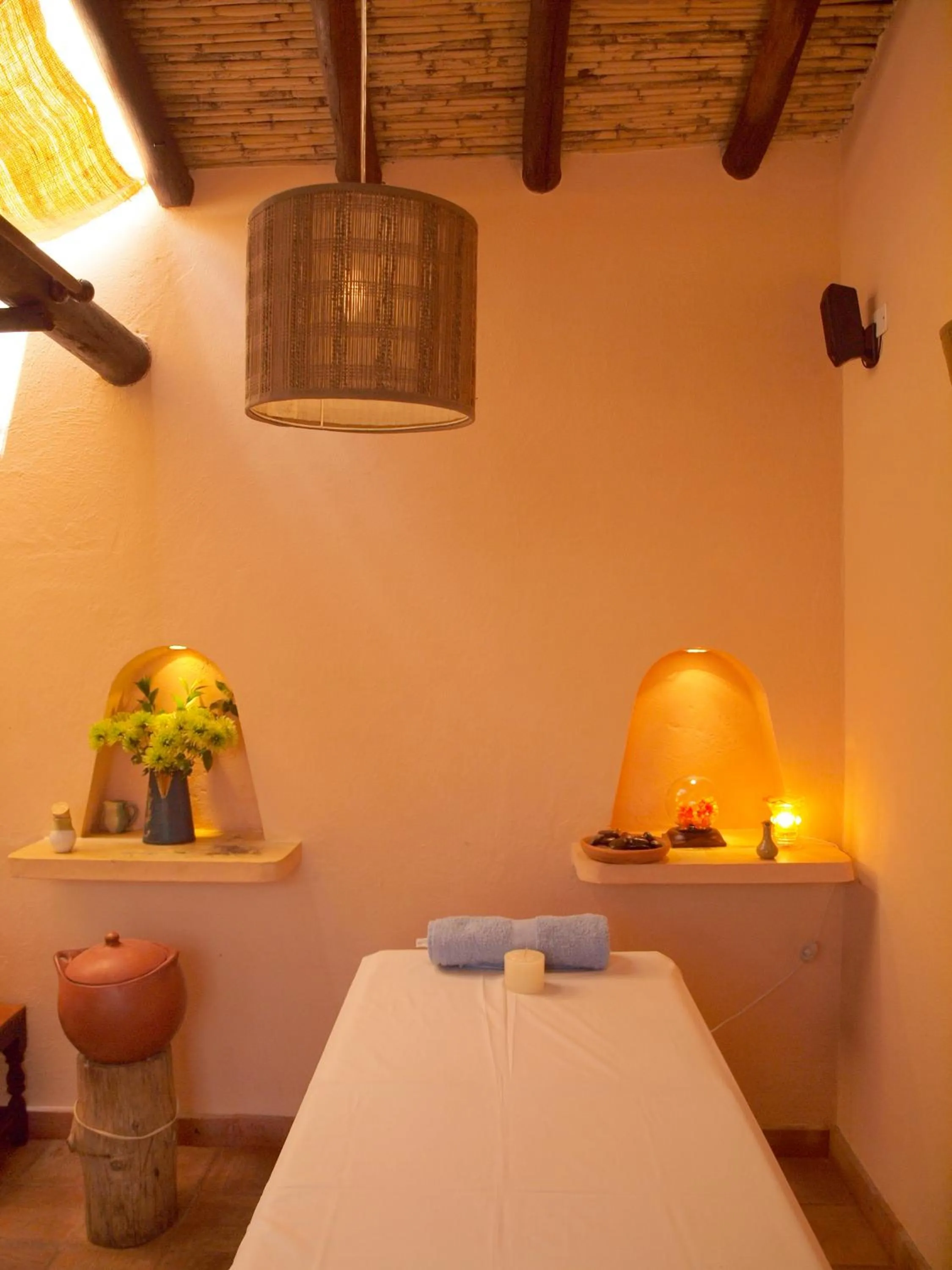 Massage, Bed in Hotel y Spa Getsemani