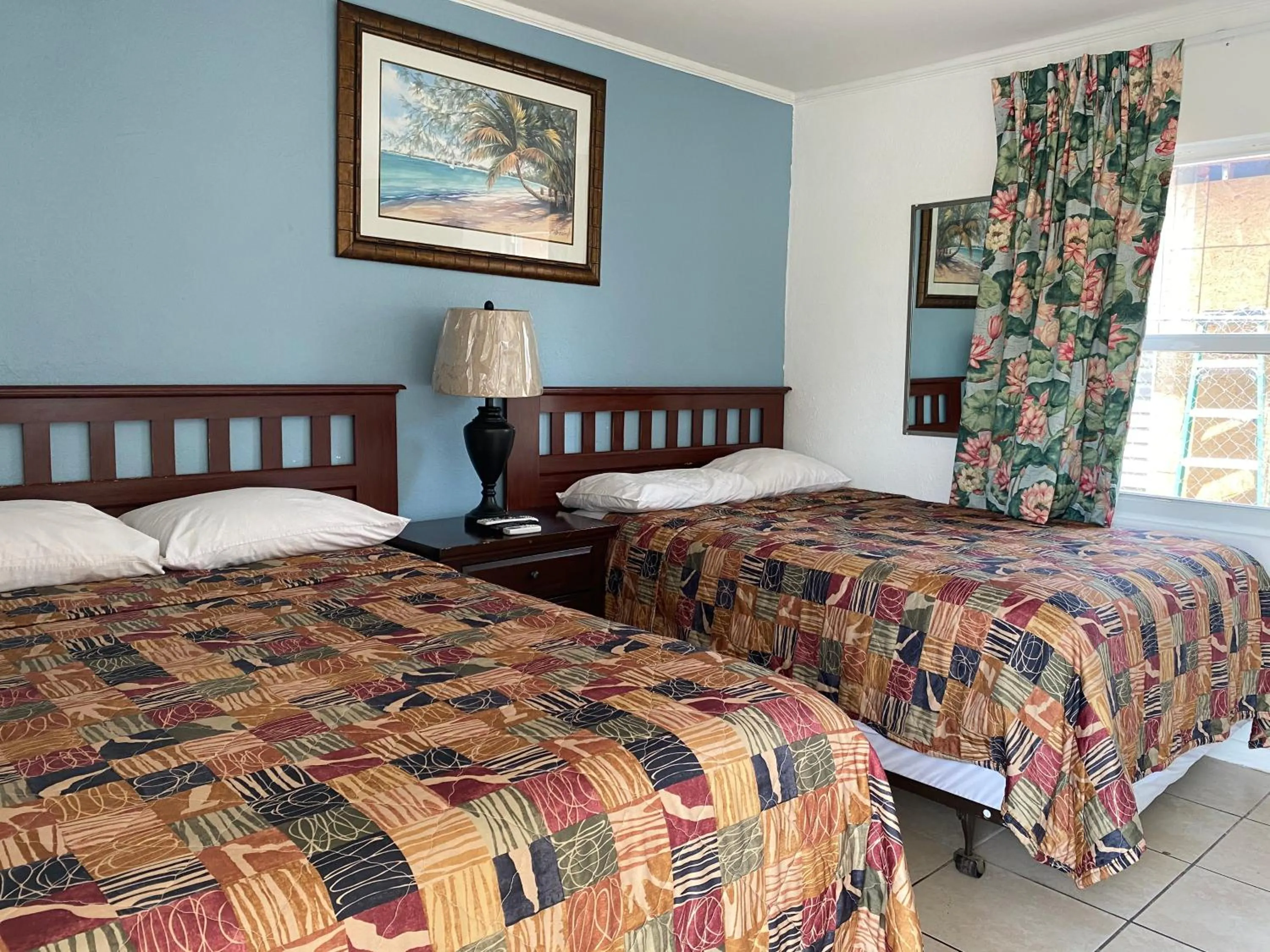 Bed in Glades Motel - Naples