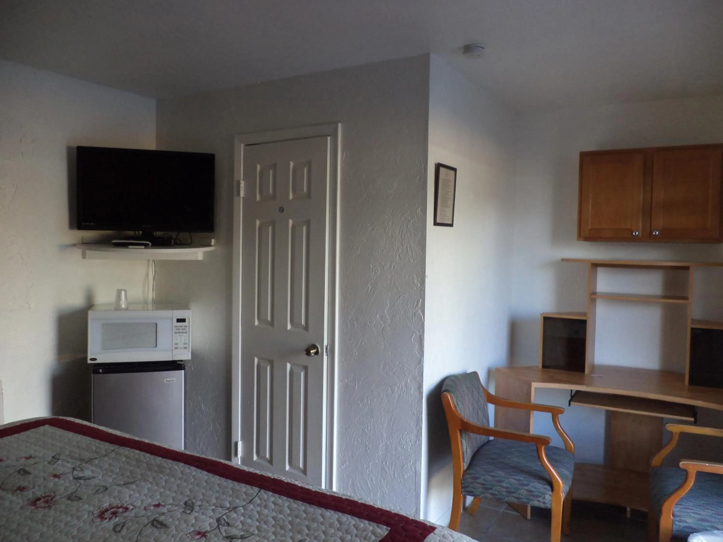 TV and multimedia in Glades Motel - Naples
