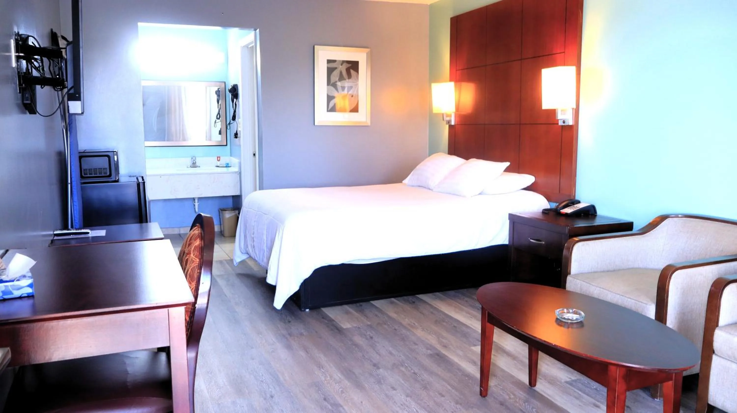 Bed in Americas Best Value Inn Suites & Studios Blytheville by Sonesta