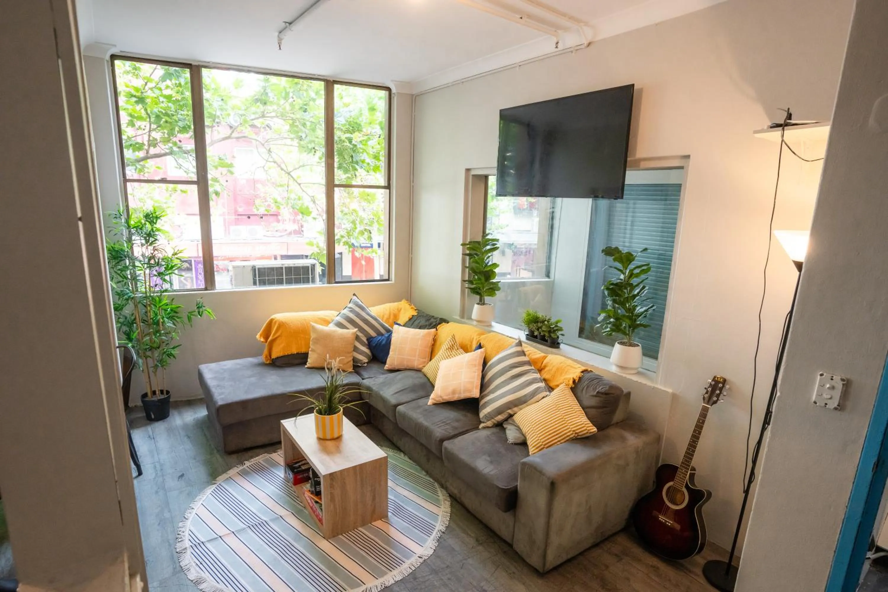 Mad Monkey East Side