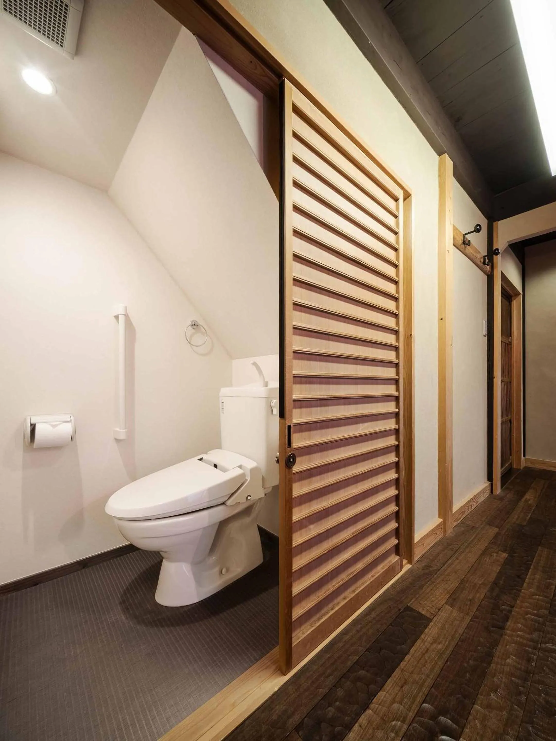 Toilet in Akane an Machiya House