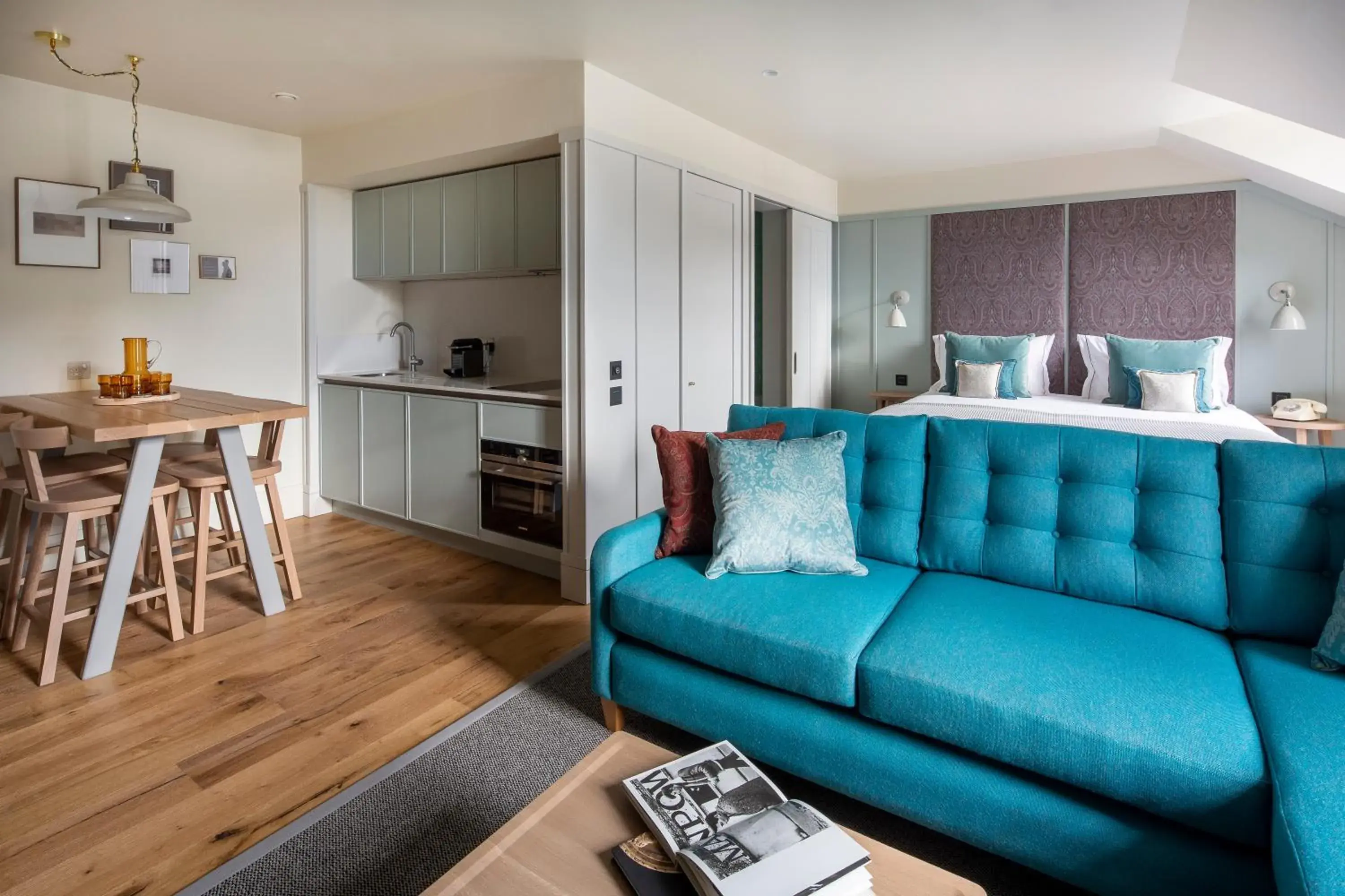 Deluxe Open Plan Apartment in Abbey Strand Apartments, at Holyrood Deluxe Open Plan Apartment in Abbey Strand Apartments, at Holyrood