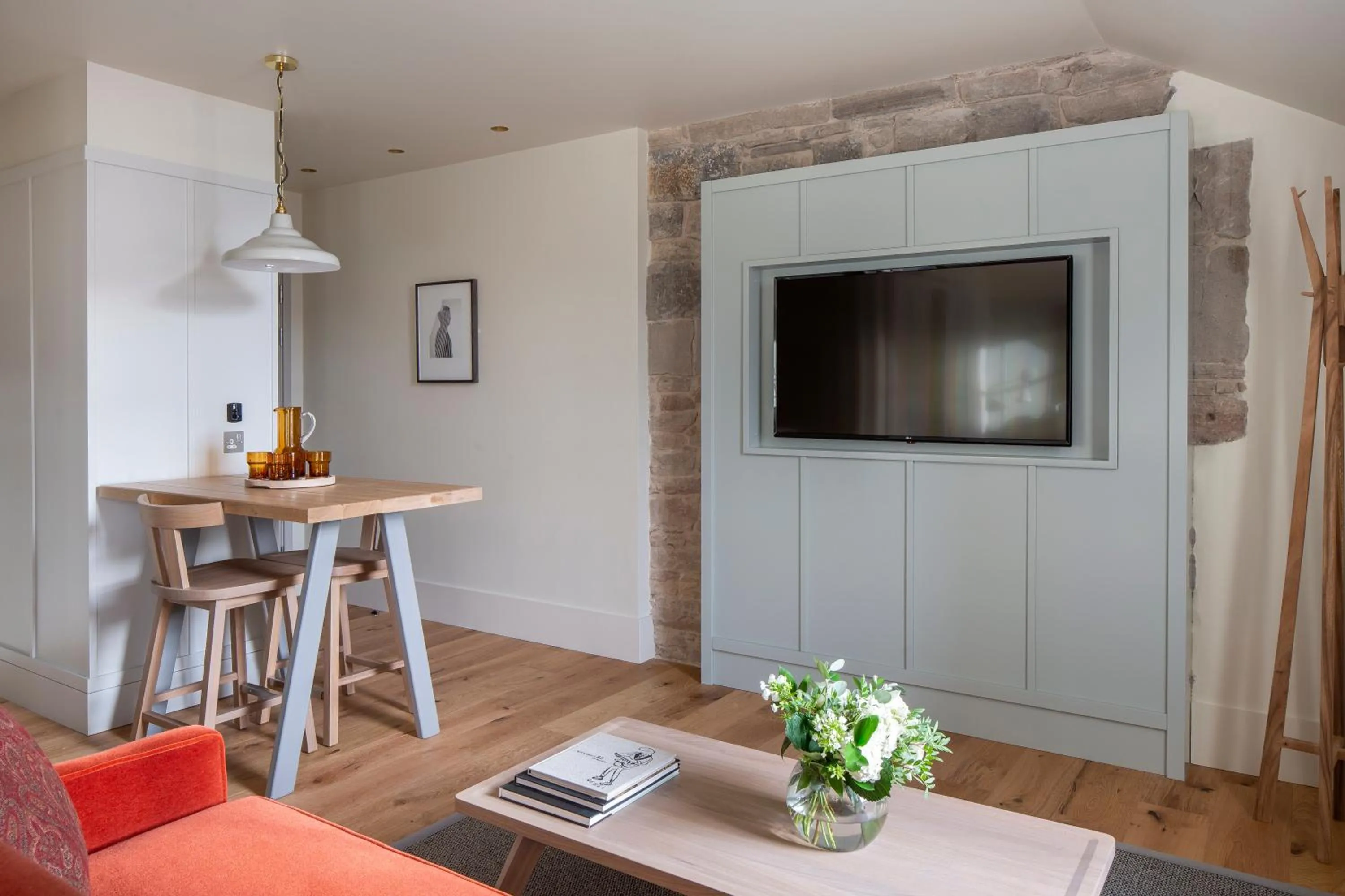 TV and multimedia in Abbey Strand Apartments, at Holyrood