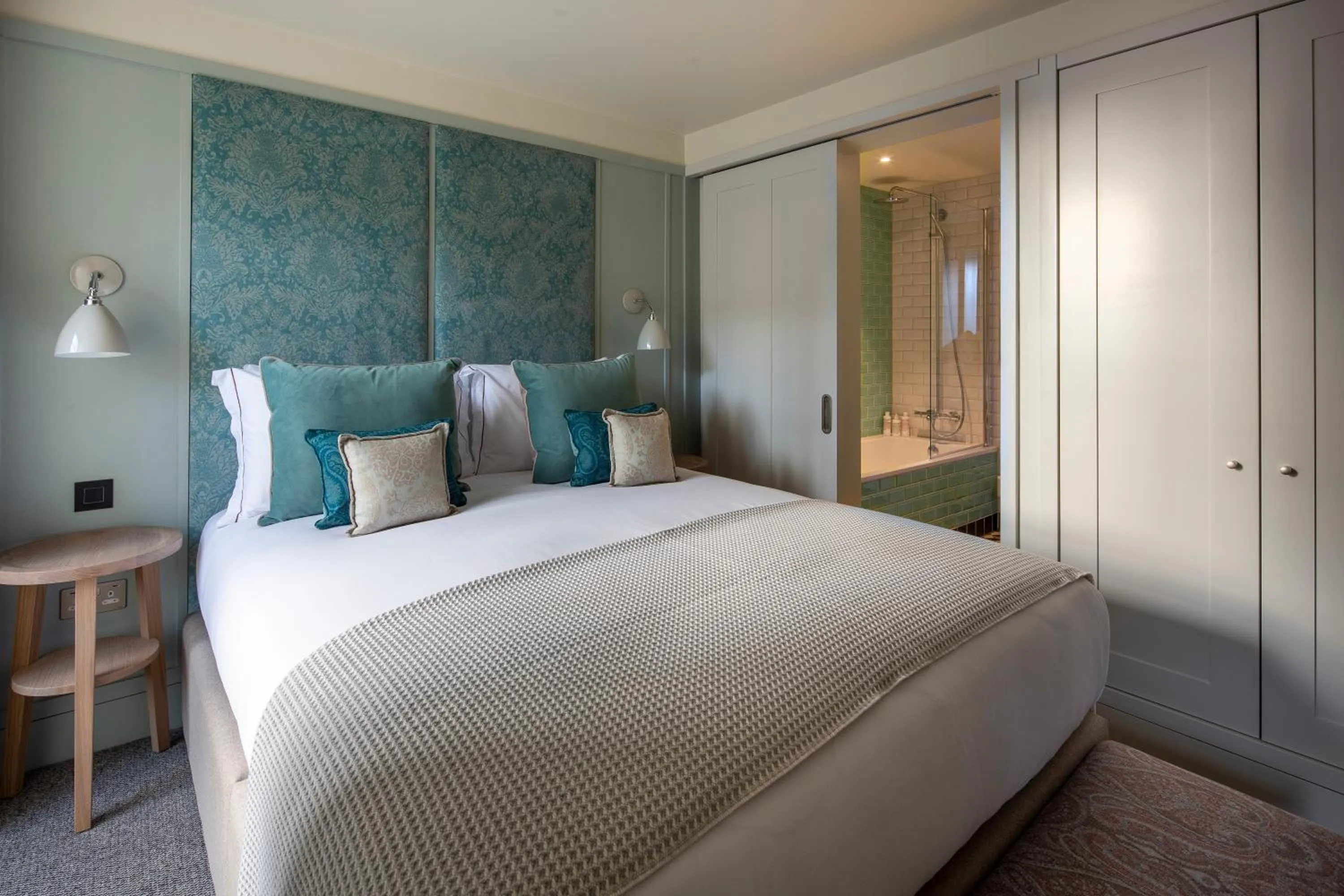 Bed in Abbey Strand Apartments, at Holyrood