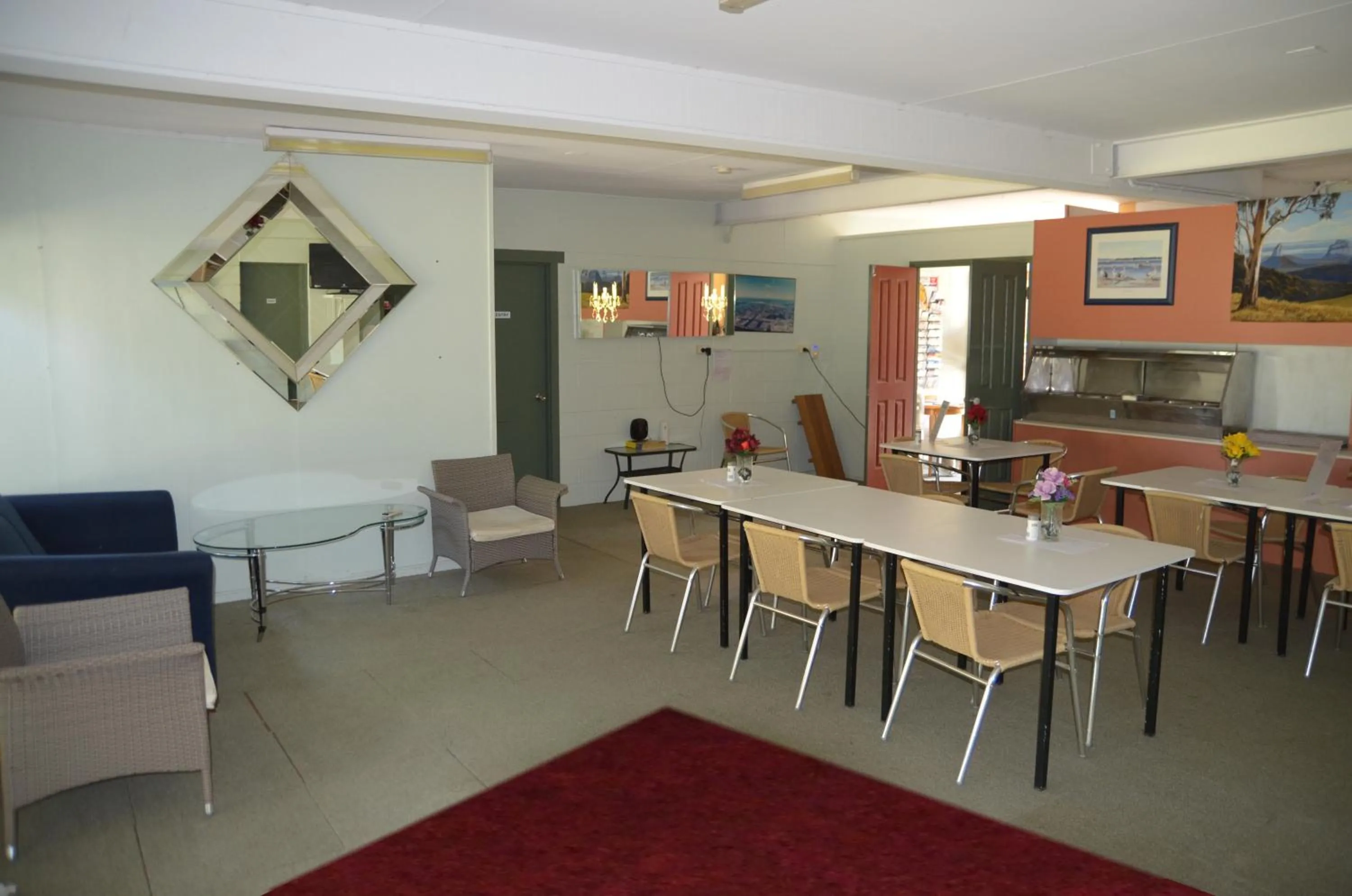 Restaurant/places to eat in Beerwah Glasshouse Motel