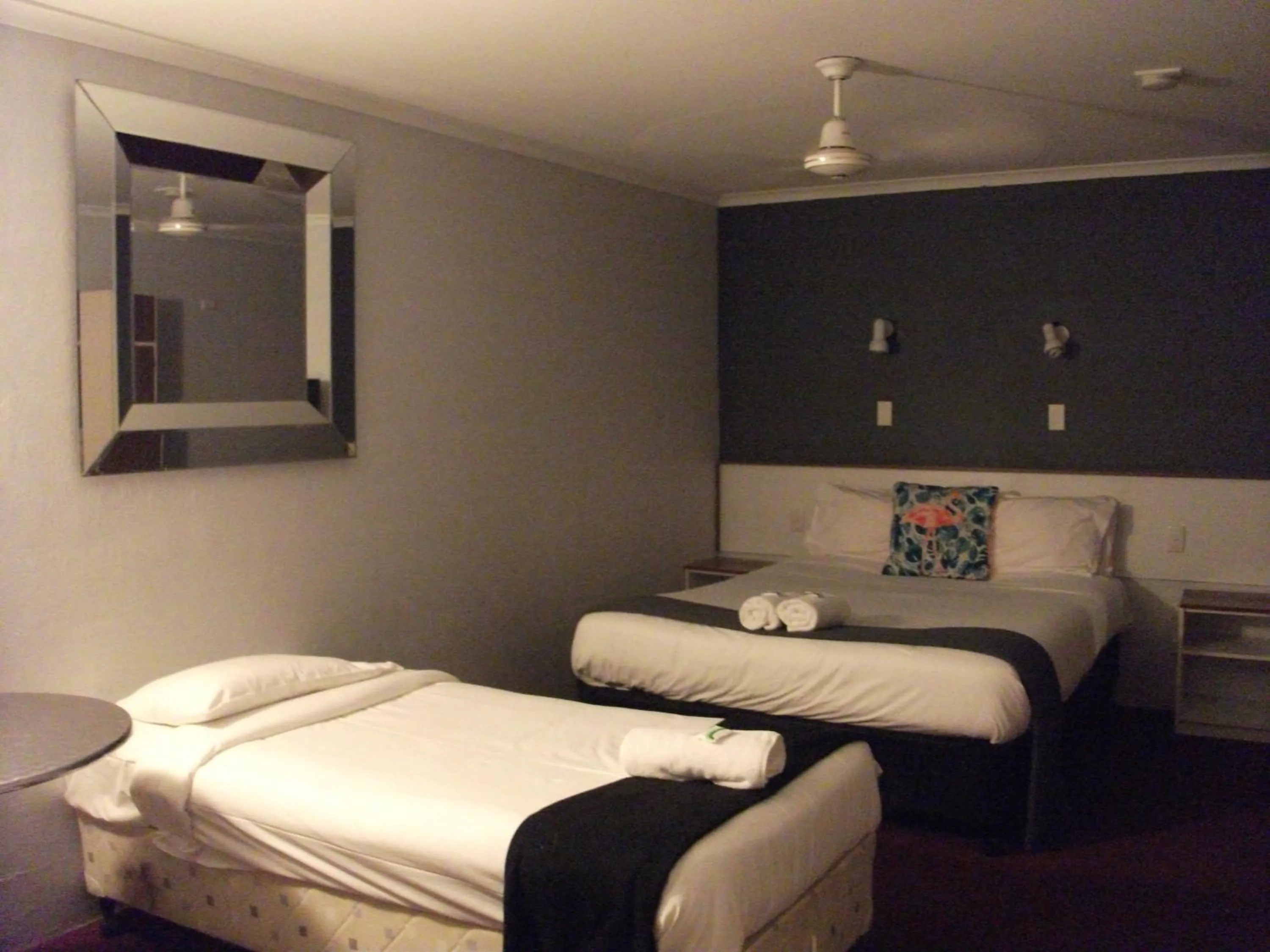 Bed in Beerwah Glasshouse Motel